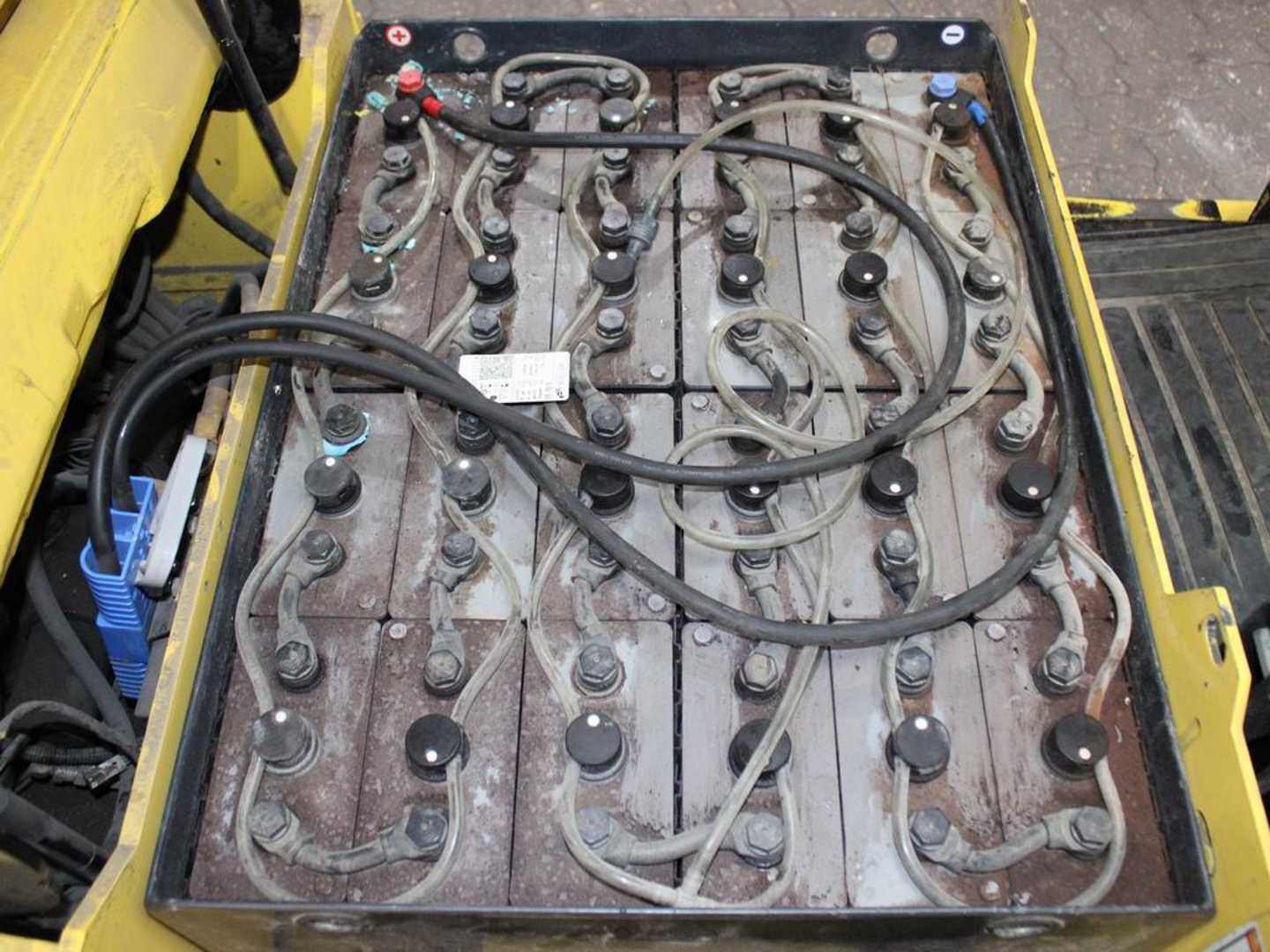 Used Forklift Hyster J 2.00 XMT 3 riteņu dakšu iekrāvējs (Image 3)