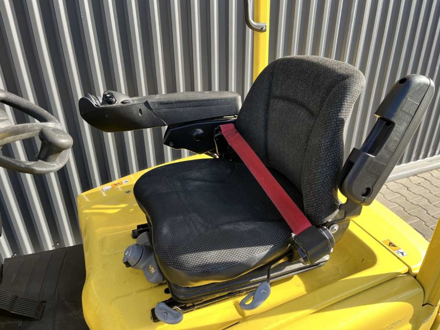 Used Forklift Hyster J1.6XNT 3 riteņu dakšu iekrāvējs (Image 8) Used Forklift Hyster J1.6XNT 3 riteņu dakšu iekrāvējs (Image 8)