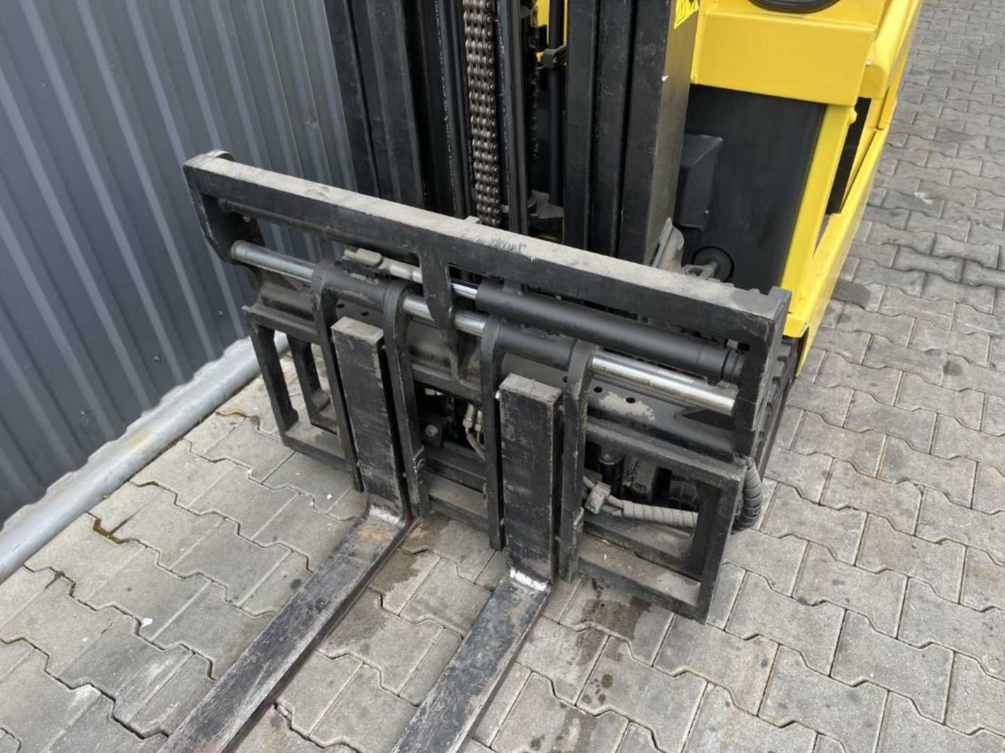 Used Forklift Hyster J1.60XMT 3 riteņu dakšu iekrāvējs (Image 8) Used Forklift Hyster J1.60XMT 3 riteņu dakšu iekrāvējs (Image 8)