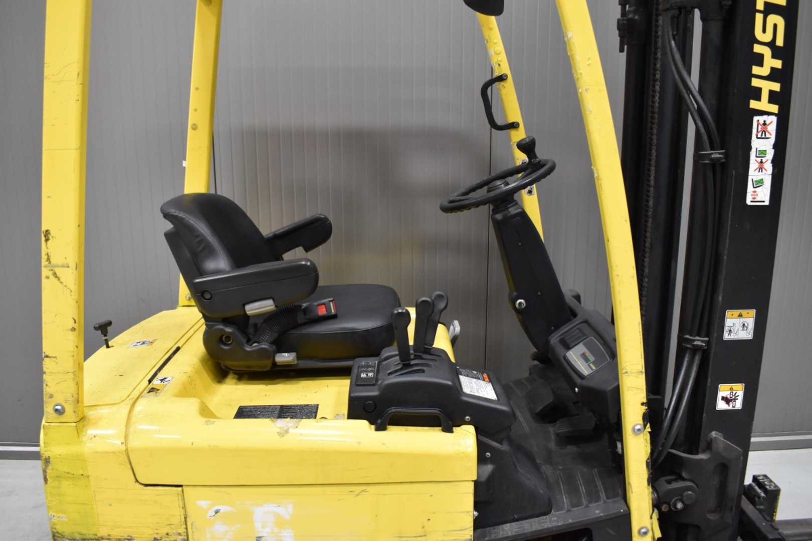 Used Forklift Hyster J 1.60 XMT /54748/ 3 riteņu dakšu iekrāvējs (Image 5)
