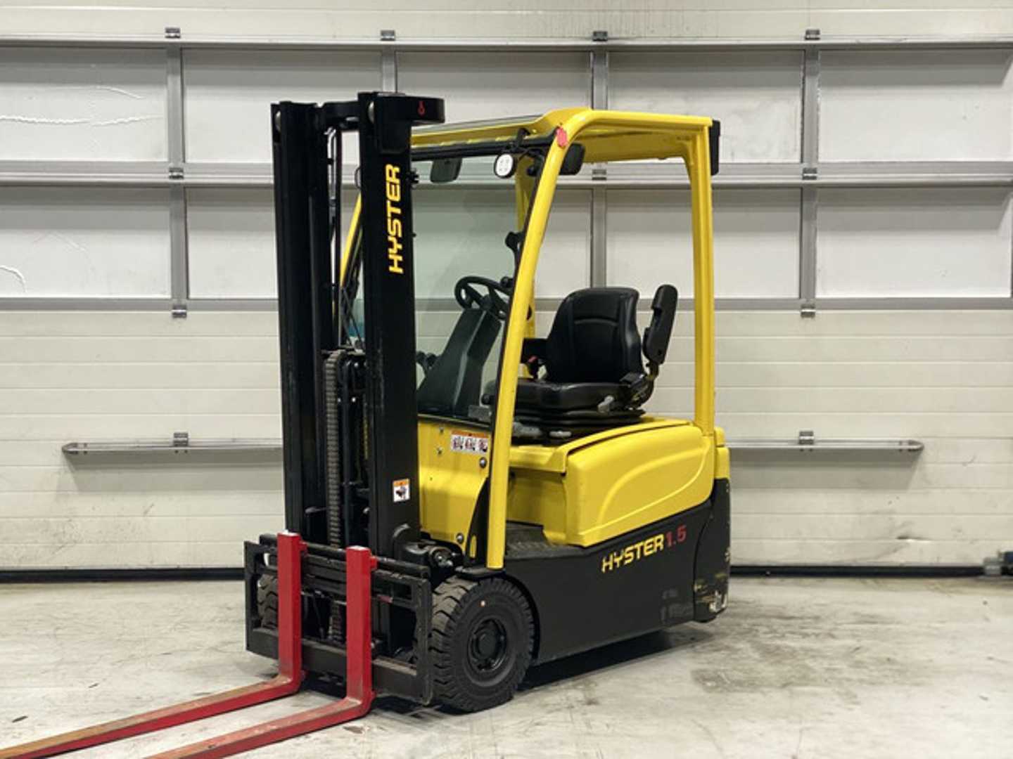 Used Forklift Hyster J1.5XNT 3 riteņu dakšu iekrāvējs (Image 1)