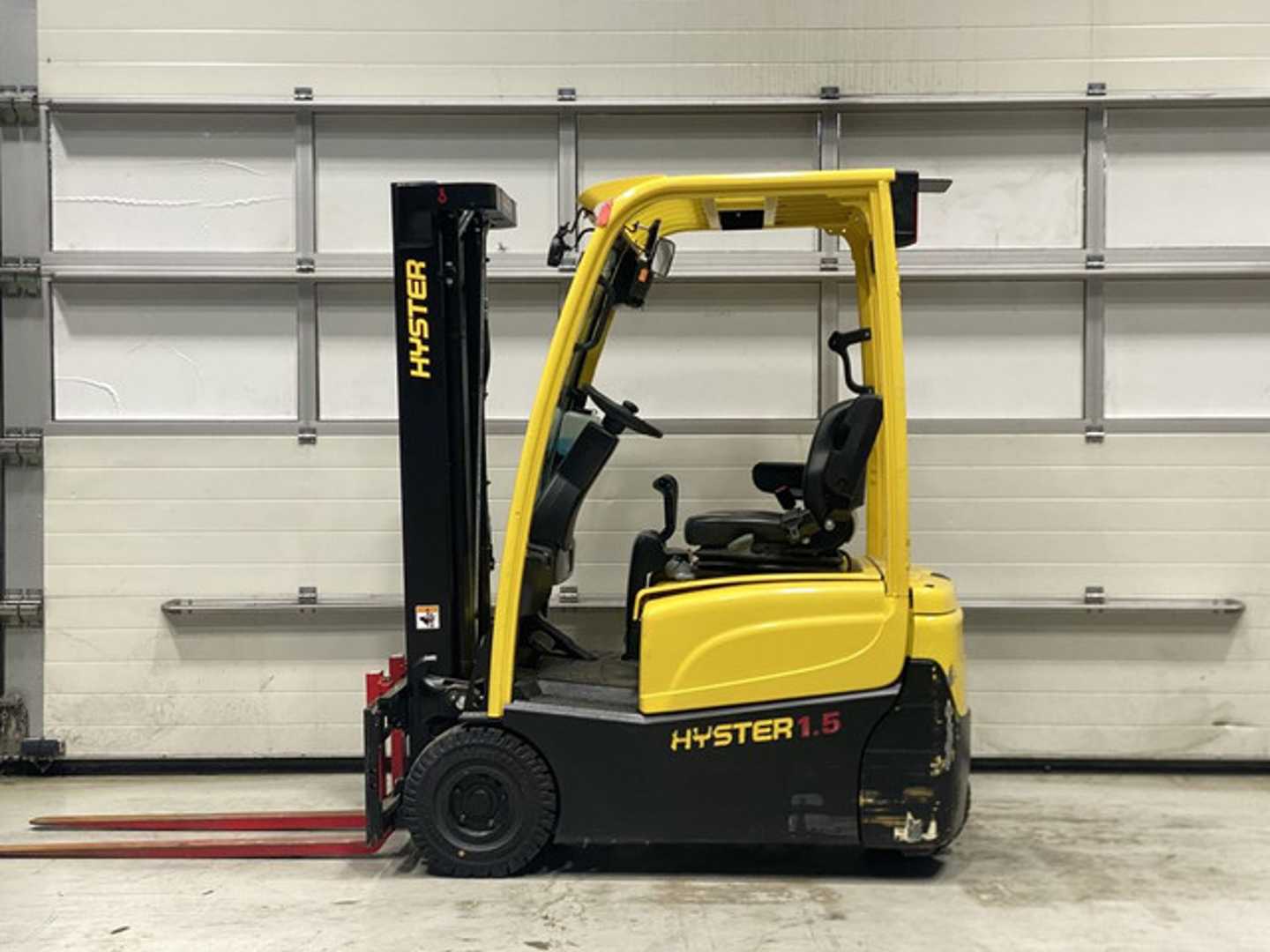 Used Forklift Hyster J1.5XNT 3 riteņu dakšu iekrāvējs (Image 2)