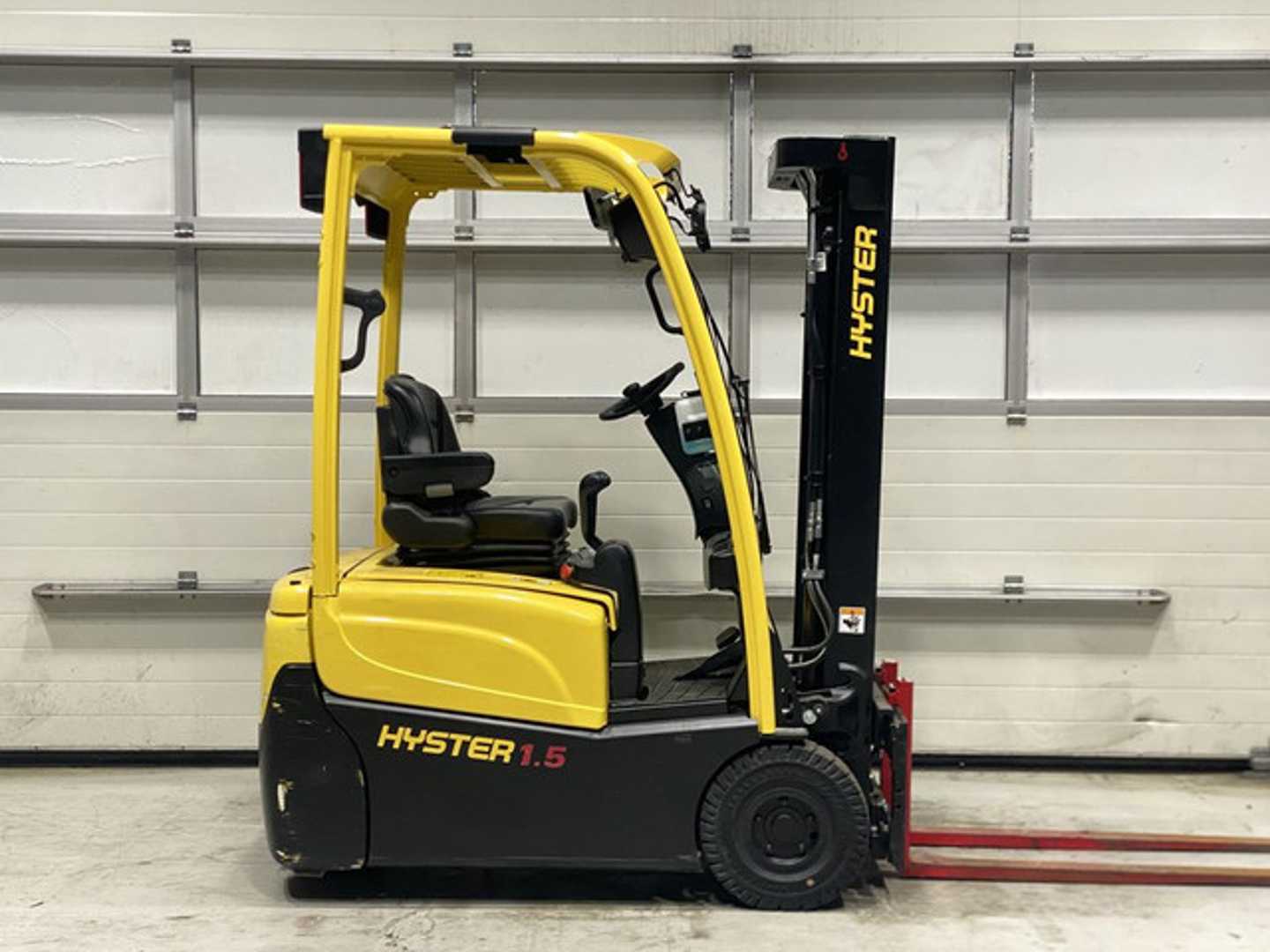 Used Forklift Hyster J1.5XNT 3 riteņu dakšu iekrāvējs (Image 5)