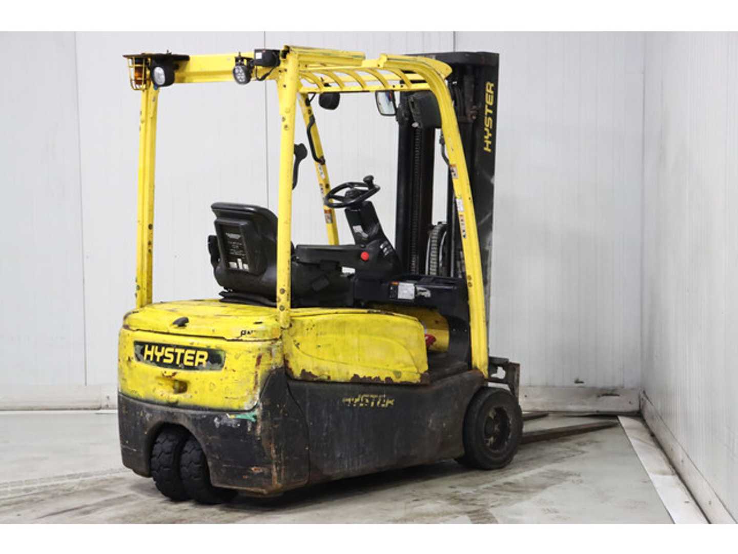 Used Forklift Hyster J2.0XNT 3 riteņu dakšu iekrāvējs (Image 7)