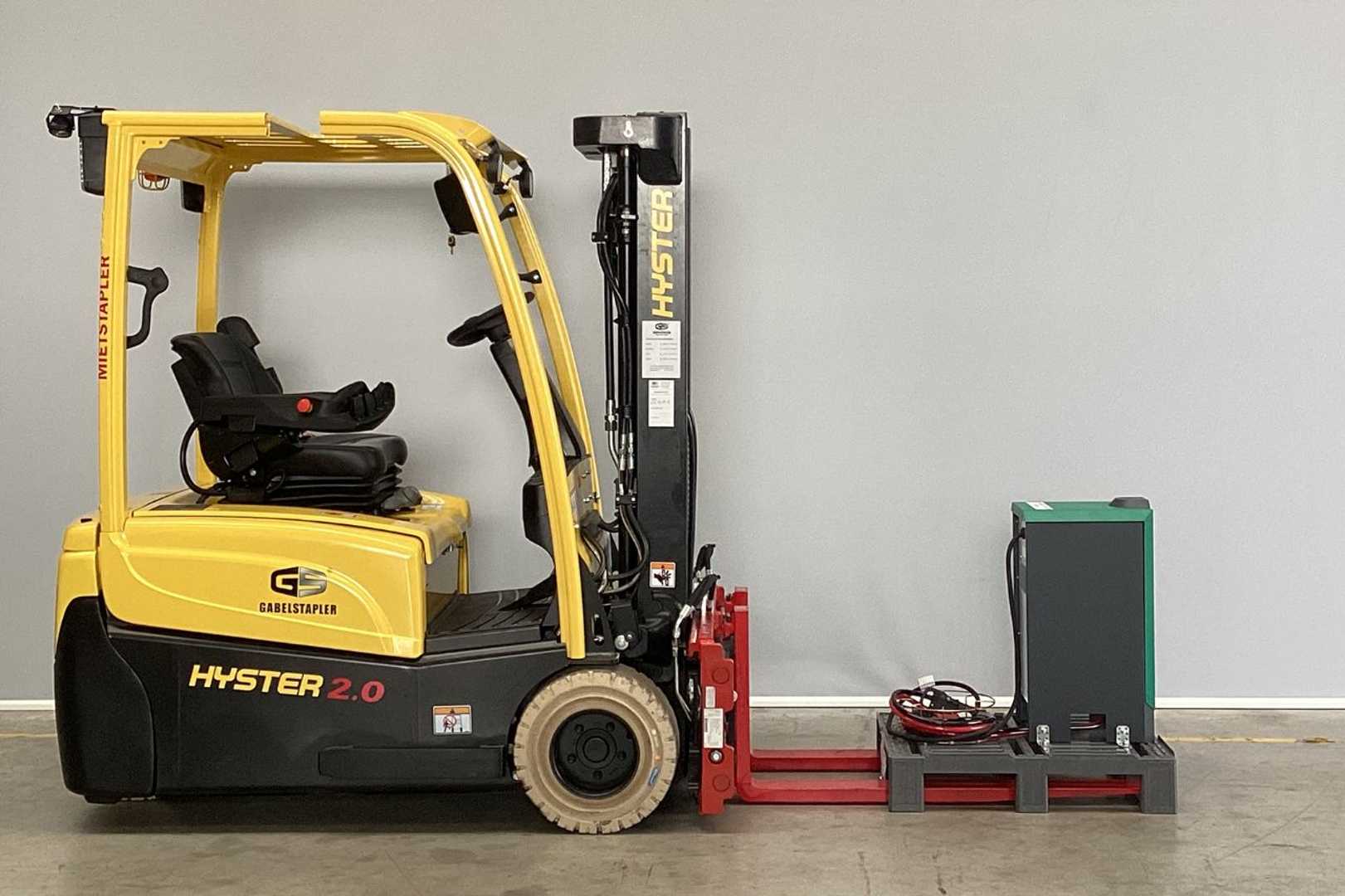Used Forklift Hyster J2.0XNT/MWB 3 riteņu dakšu iekrāvējs (Image 3) Used Forklift Hyster J2.0XNT/MWB 3 riteņu dakšu iekrāvējs (Image 3)