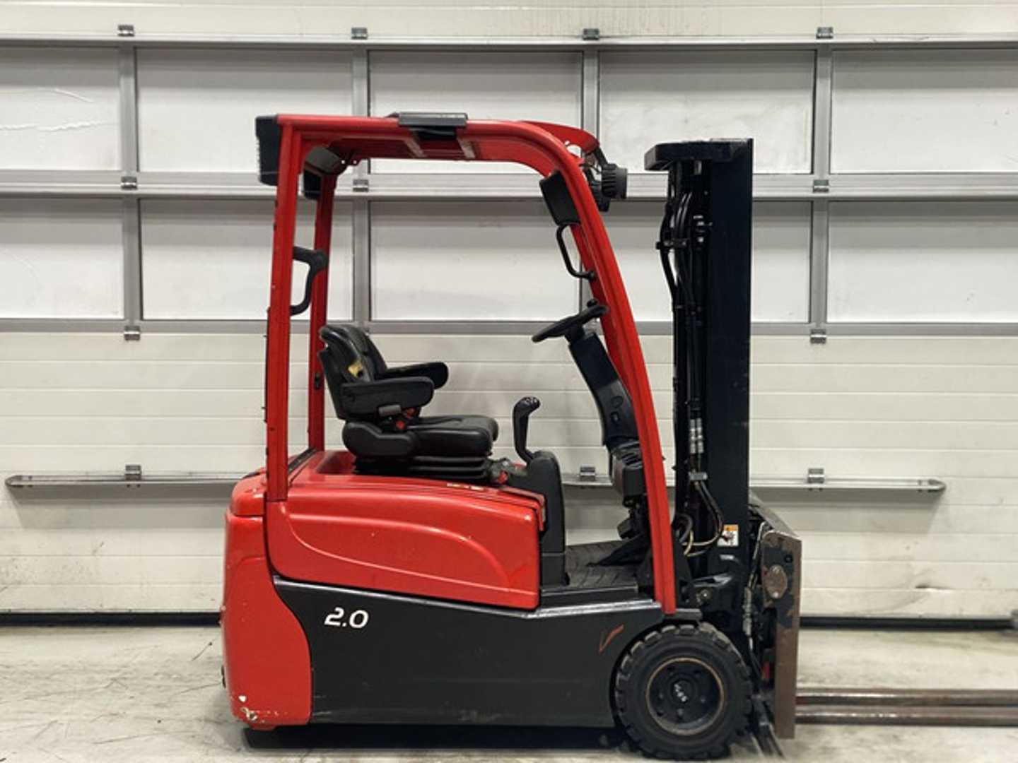 Used Forklift Hyster J2.0XNT 3 riteņu dakšu iekrāvējs (Image 5)