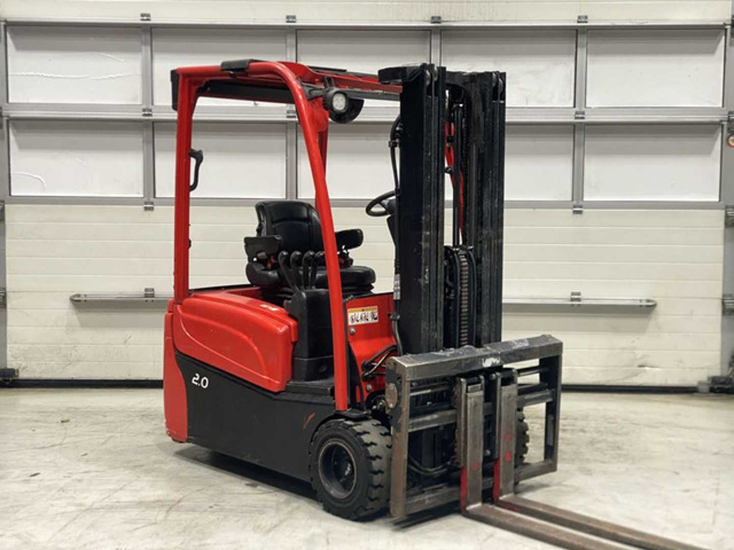 Used Forklift Hyster J2.0XNT 3 riteņu dakšu iekrāvējs (Image 6)