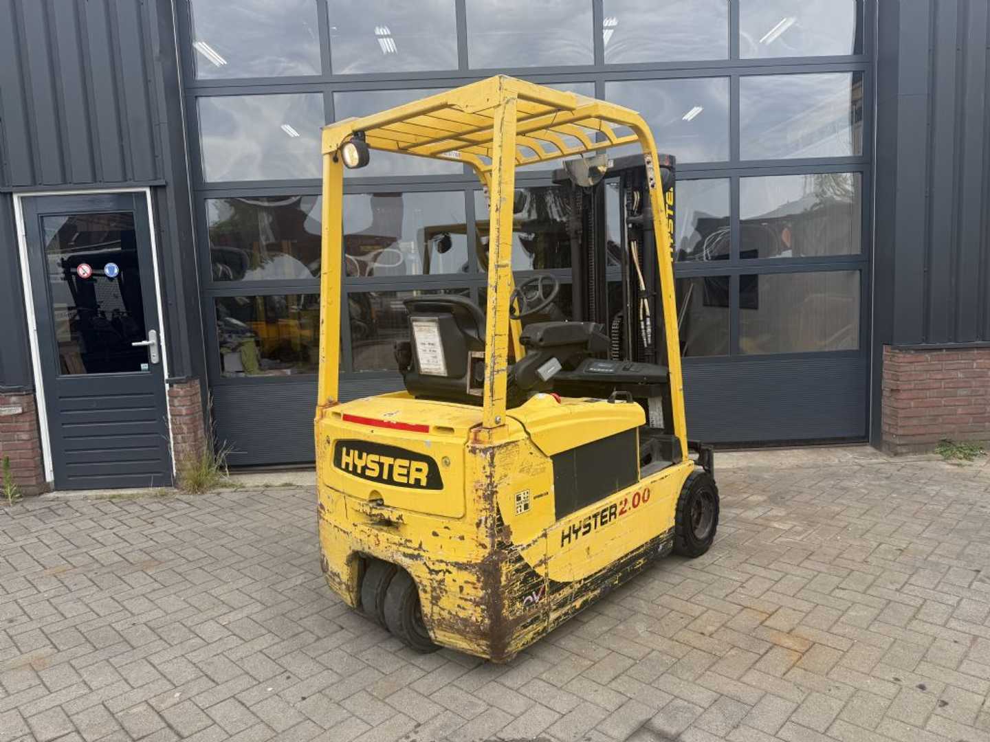Used Forklift Hyster J2.00XMT 3 riteņu dakšu iekrāvējs (Image 4) Used Forklift Hyster J2.00XMT 3 riteņu dakšu iekrāvējs (Image 4)