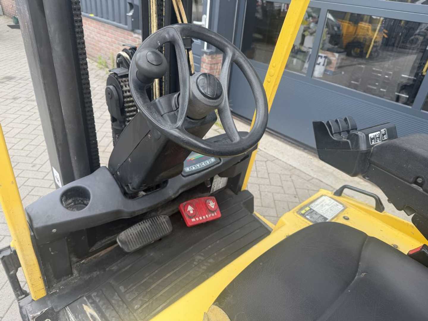 Used Forklift Hyster J2.00XMT 3 riteņu dakšu iekrāvējs (Image 8) Used Forklift Hyster J2.00XMT 3 riteņu dakšu iekrāvējs (Image 8)