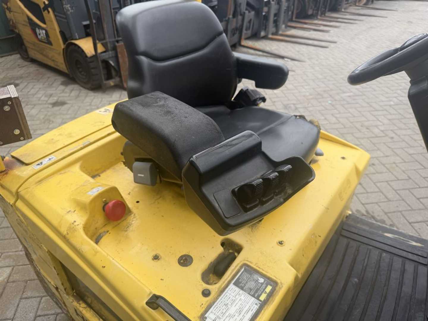 Used Forklift Hyster J2.00XMT 3 riteņu dakšu iekrāvējs (Image 10) Used Forklift Hyster J2.00XMT 3 riteņu dakšu iekrāvējs (Image 10)