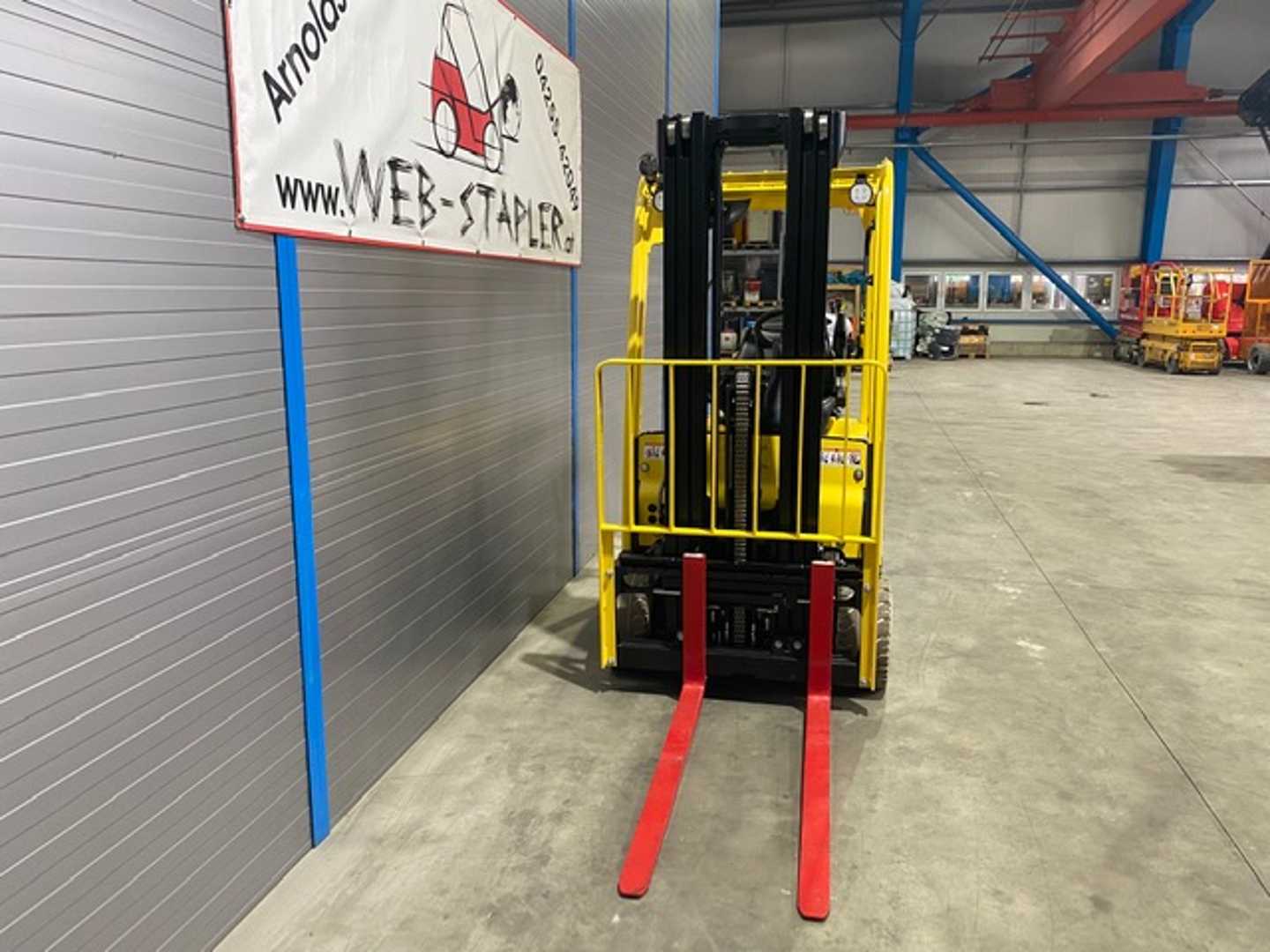 Used Forklift Hyster J1.8XNT MWB 3 riteņu dakšu iekrāvējs (Image 2) Used Forklift Hyster J1.8XNT MWB 3 riteņu dakšu iekrāvējs (Image 2)