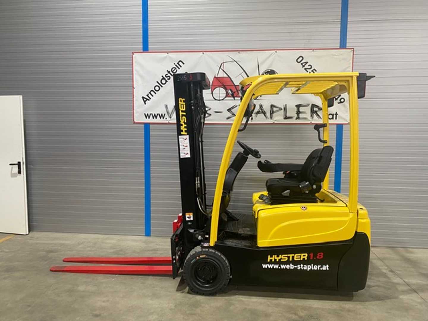 Used Forklift Hyster J1.8XNT MWB 3 riteņu dakšu iekrāvējs (Image 1) Used Forklift Hyster J1.8XNT MWB 3 riteņu dakšu iekrāvējs (Image 1)