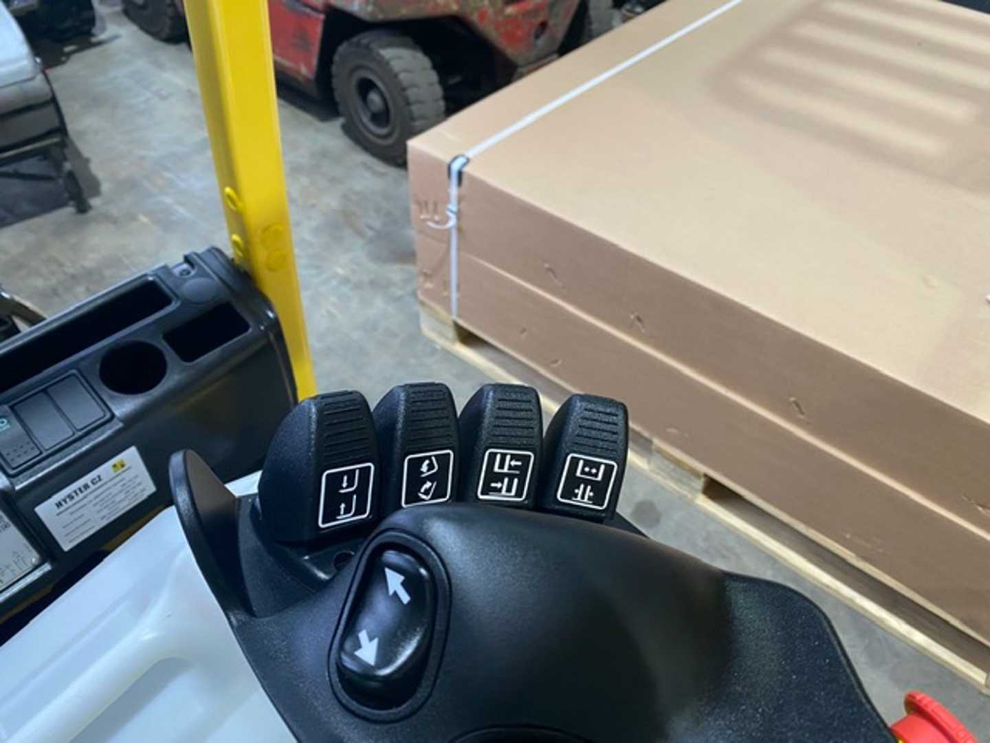 Used Forklift Hyster J1.8XNT MWB 3 riteņu dakšu iekrāvējs (Image 6) Used Forklift Hyster J1.8XNT MWB 3 riteņu dakšu iekrāvējs (Image 6)