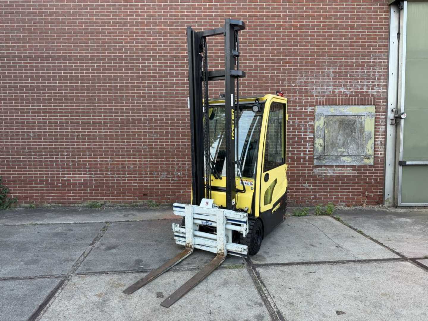 Used Forklift Hyster J1.5XNT MWB 3 riteņu dakšu iekrāvējs (Image 4) Used Forklift Hyster J1.5XNT MWB 3 riteņu dakšu iekrāvējs (Image 4)