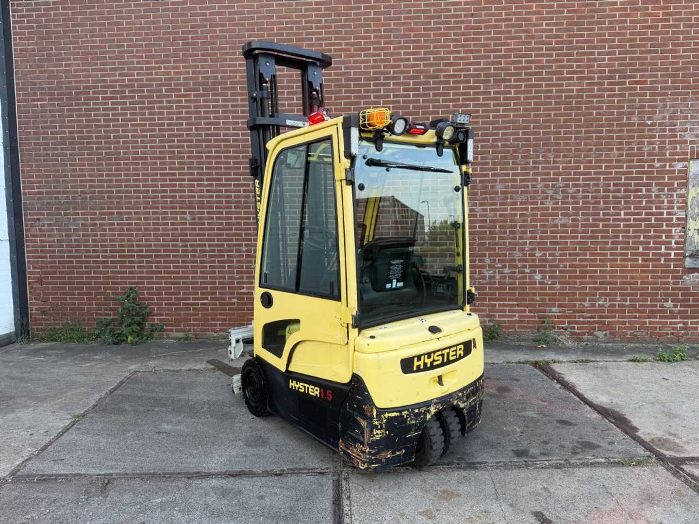 Used Forklift Hyster J1.5XNT MWB 3 riteņu dakšu iekrāvējs (Image 5) Used Forklift Hyster J1.5XNT MWB 3 riteņu dakšu iekrāvējs (Image 5)