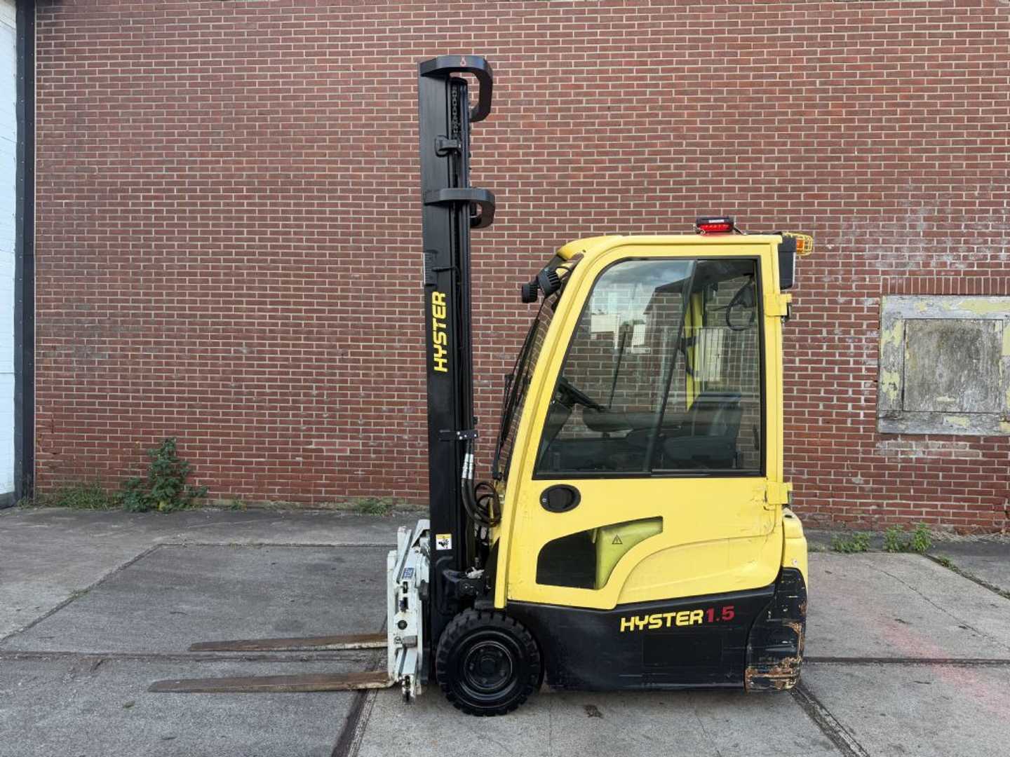 Used Forklift Hyster J1.5XNT MWB 3 riteņu dakšu iekrāvējs (Image 6) Used Forklift Hyster J1.5XNT MWB 3 riteņu dakšu iekrāvējs (Image 6)