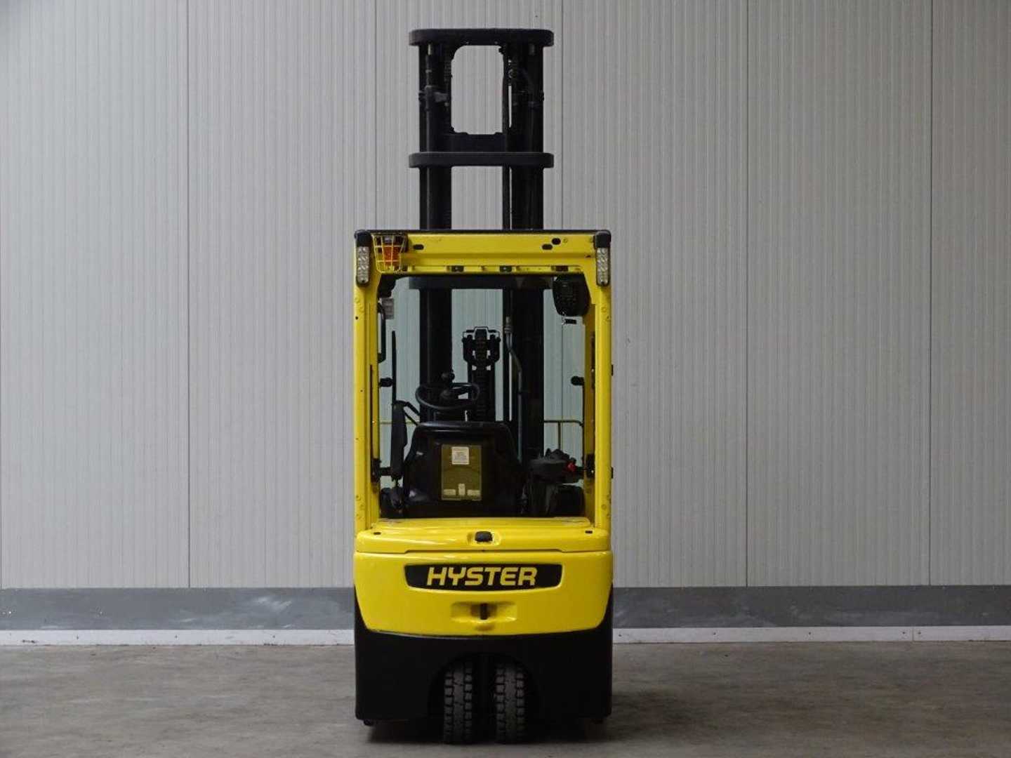 Used Forklift Hyster J2.0XNT 3 riteņu dakšu iekrāvējs (Image 6) Used Forklift Hyster J2.0XNT 3 riteņu dakšu iekrāvējs (Image 6)