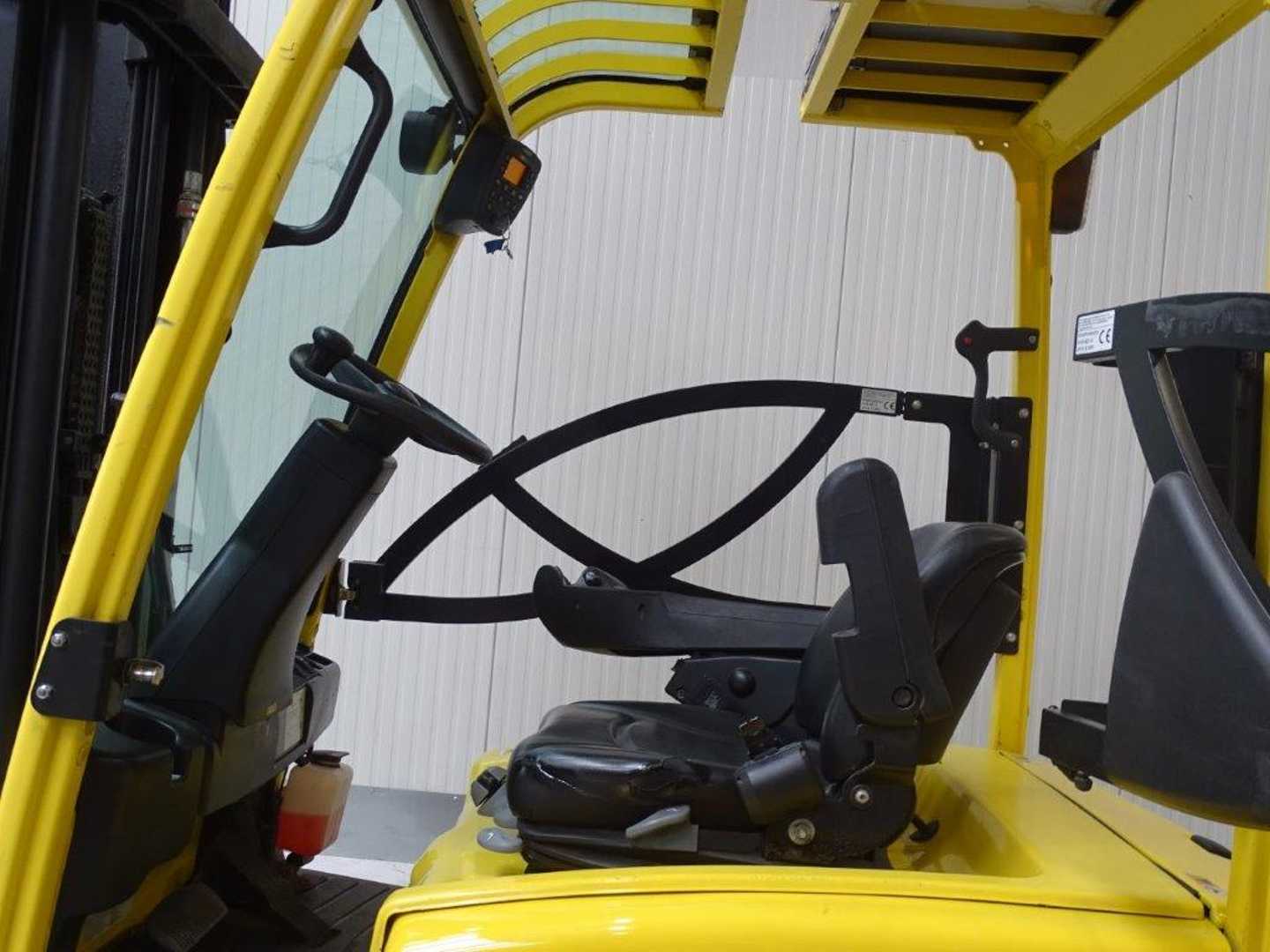 Used Forklift Hyster J2.0XNT 3 riteņu dakšu iekrāvējs (Image 7) Used Forklift Hyster J2.0XNT 3 riteņu dakšu iekrāvējs (Image 7)