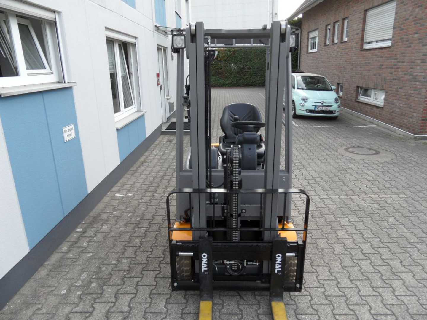 Used Forklift Jungheinrich EFG 113 - neuwertig - 12 Stunden - Freihub 3 riteņu dakšu iekrāvējs (Image 10) Used Forklift Jungheinrich EFG 113 - neuwertig - 12 Stunden - Freihub 3 riteņu dakšu iekrāvējs (Image 10)