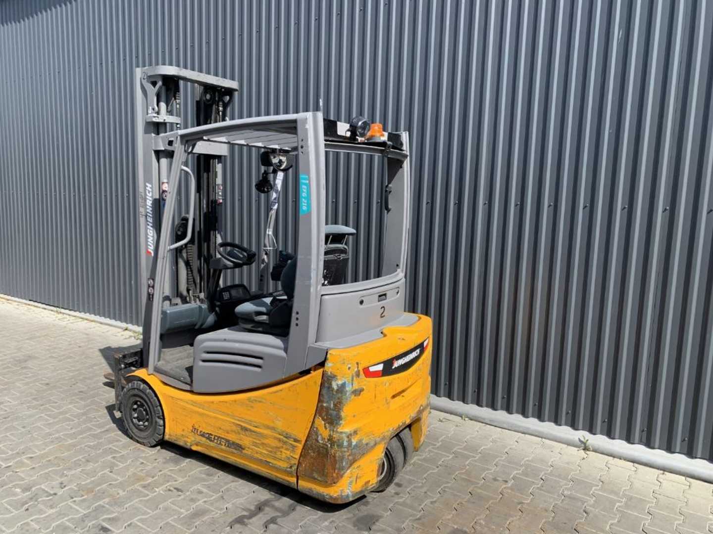 Used Forklift Jungheinrich EFG216 3 riteņu dakšu iekrāvējs (Image 3)