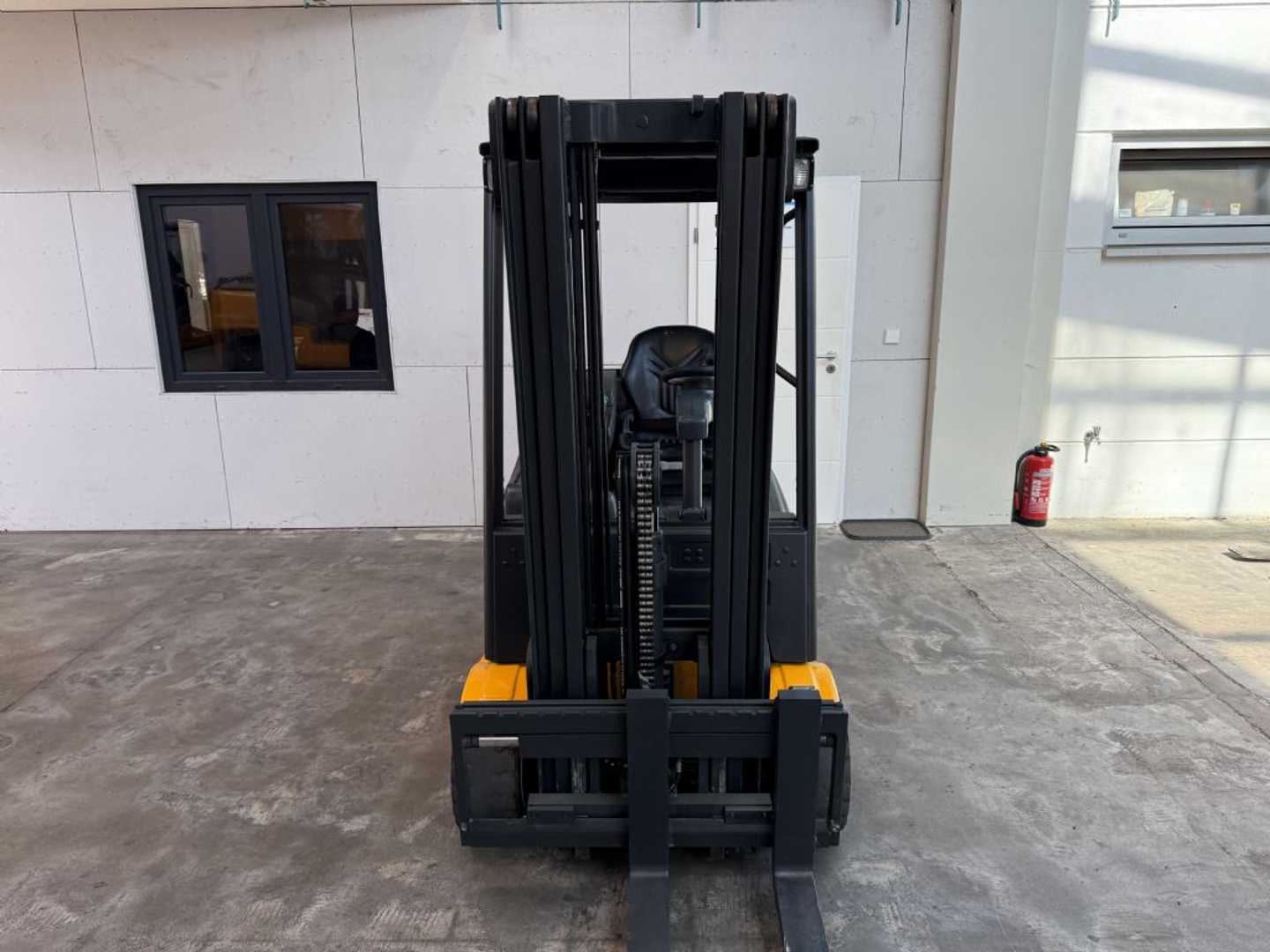 Used Forklift Jungheinrich EFG 220 / 4298 Std. / AKKU 96 % 3 riteņu dakšu iekrāvējs (Image 3)