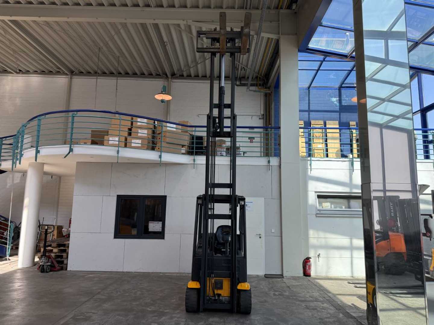 Used Forklift Jungheinrich EFG 220 / 4298 Std. / AKKU 96 % 3 riteņu dakšu iekrāvējs (Image 5)