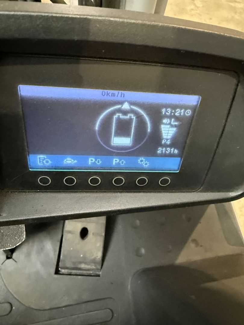 Used Forklift Jungheinrich EFG 216 k / 2127 Std. / AKKU NEU 3 riteņu dakšu iekrāvējs (Image 8) Used Forklift Jungheinrich EFG 216 k / 2127 Std. / AKKU NEU 3 riteņu dakšu iekrāvējs (Image 8)