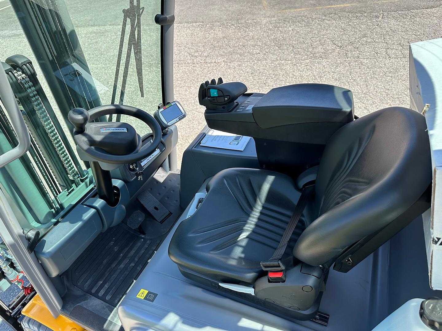 Used Forklift Jungheinrich EFG 220 - 500DZ *NEU*NEW* 3 riteņu dakšu iekrāvējs (Image 5) Used Forklift Jungheinrich EFG 220 - 500DZ *NEU*NEW* 3 riteņu dakšu iekrāvējs (Image 5)
