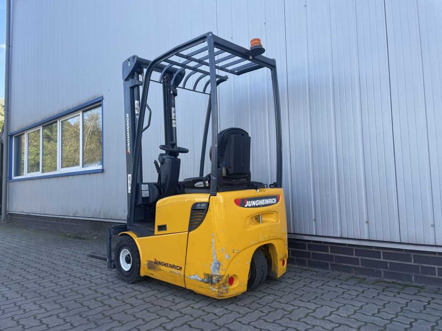 Used Forklift Jungheinrich EFG 110 | Neue Batterie 3 riteņu dakšu iekrāvējs (Image 5) Used Forklift Jungheinrich EFG 110 | Neue Batterie 3 riteņu dakšu iekrāvējs (Image 5)