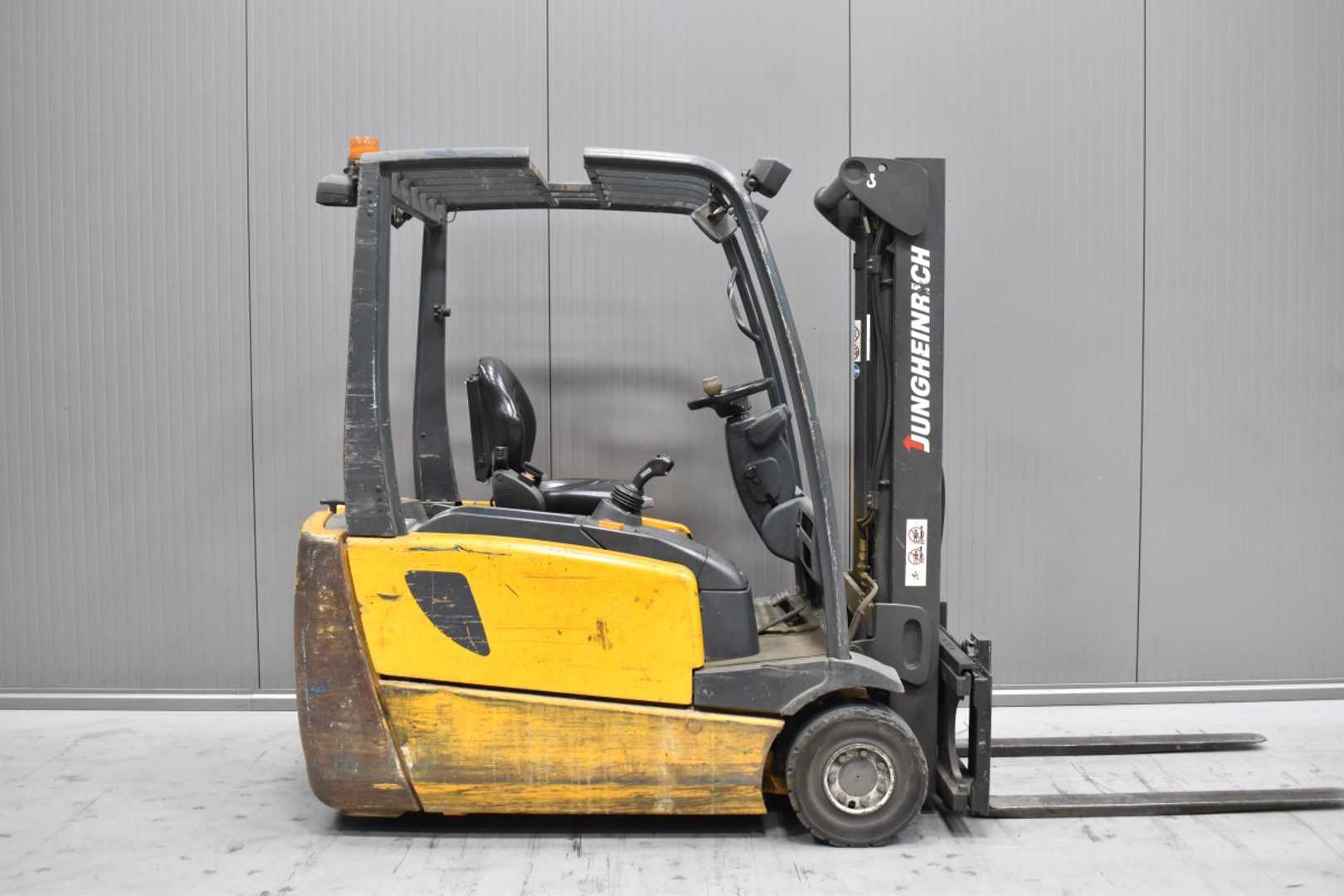 Used Forklift Jungheinrich EFG 216 /58779/ 3 riteņu dakšu iekrāvējs (Image 3) Used Forklift Jungheinrich EFG 216 /58779/ 3 riteņu dakšu iekrāvējs (Image 3)