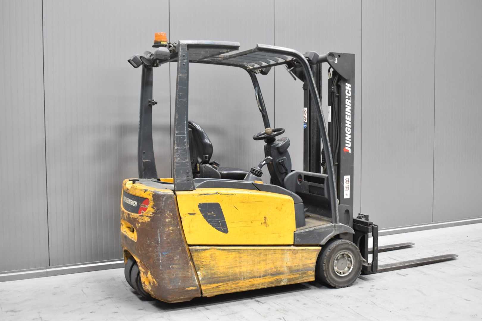 Used Forklift Jungheinrich EFG 216 /58779/ 3 riteņu dakšu iekrāvējs (Image 4) Used Forklift Jungheinrich EFG 216 /58779/ 3 riteņu dakšu iekrāvējs (Image 4)