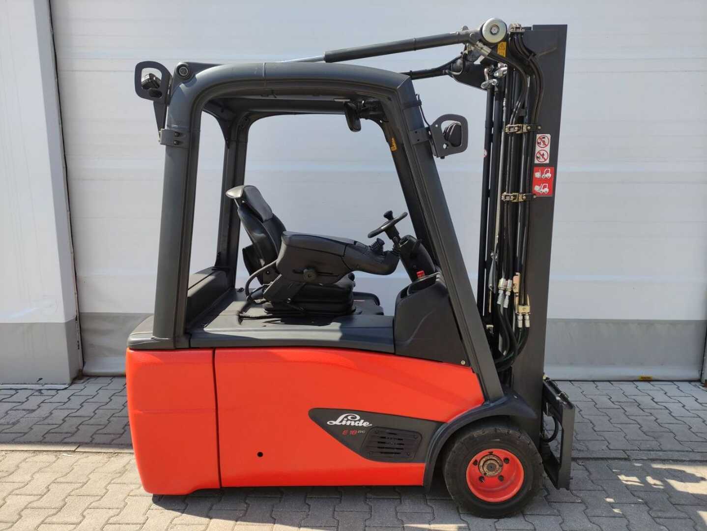Used Forklift Linde E18L-02-386 3 riteņu dakšu iekrāvējs (Image 2) Used Forklift Linde E18L-02-386 3 riteņu dakšu iekrāvējs (Image 2)