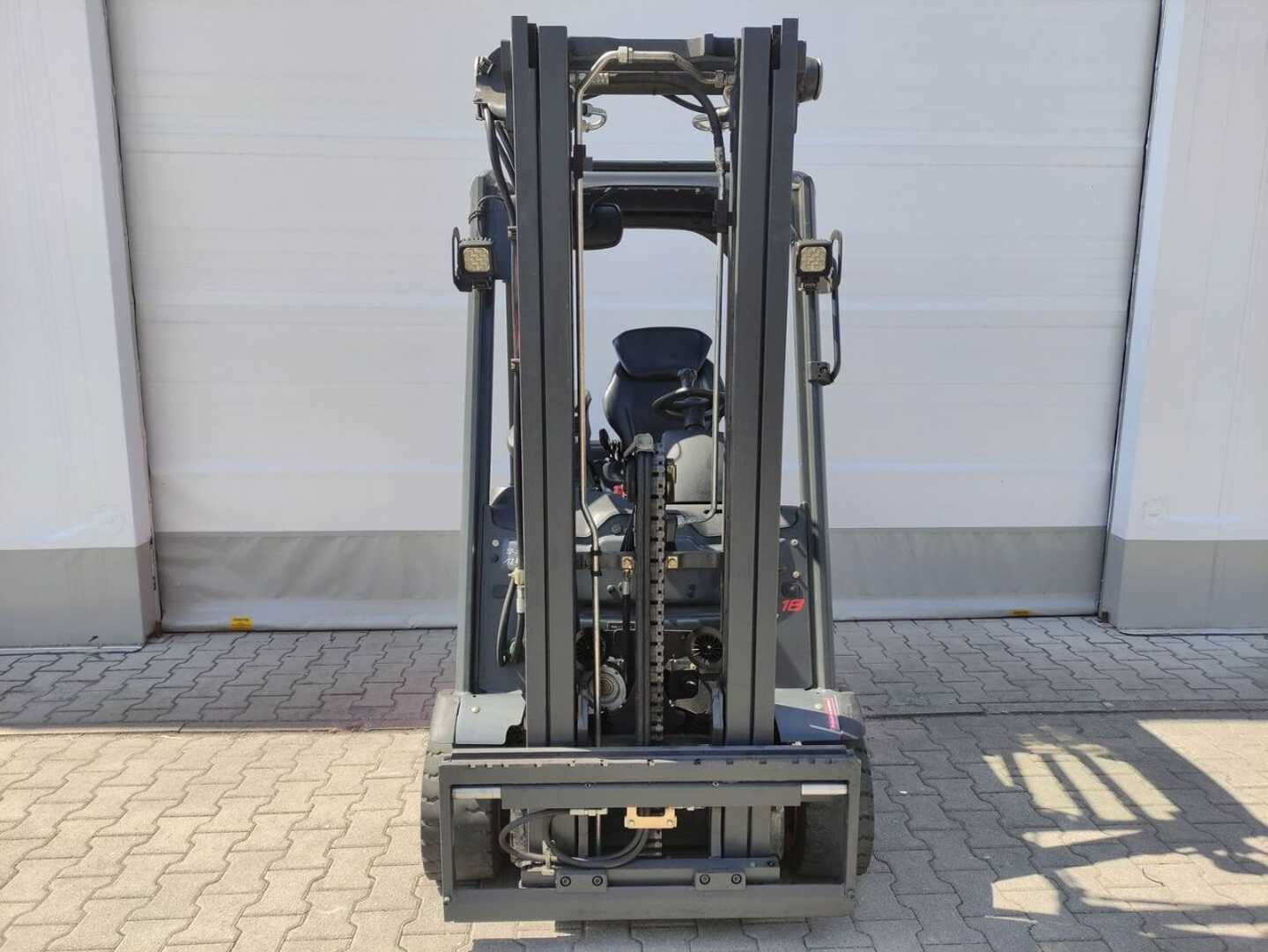 Used Forklift Linde E18L-02-386 3 riteņu dakšu iekrāvējs (Image 3) Used Forklift Linde E18L-02-386 3 riteņu dakšu iekrāvējs (Image 3)