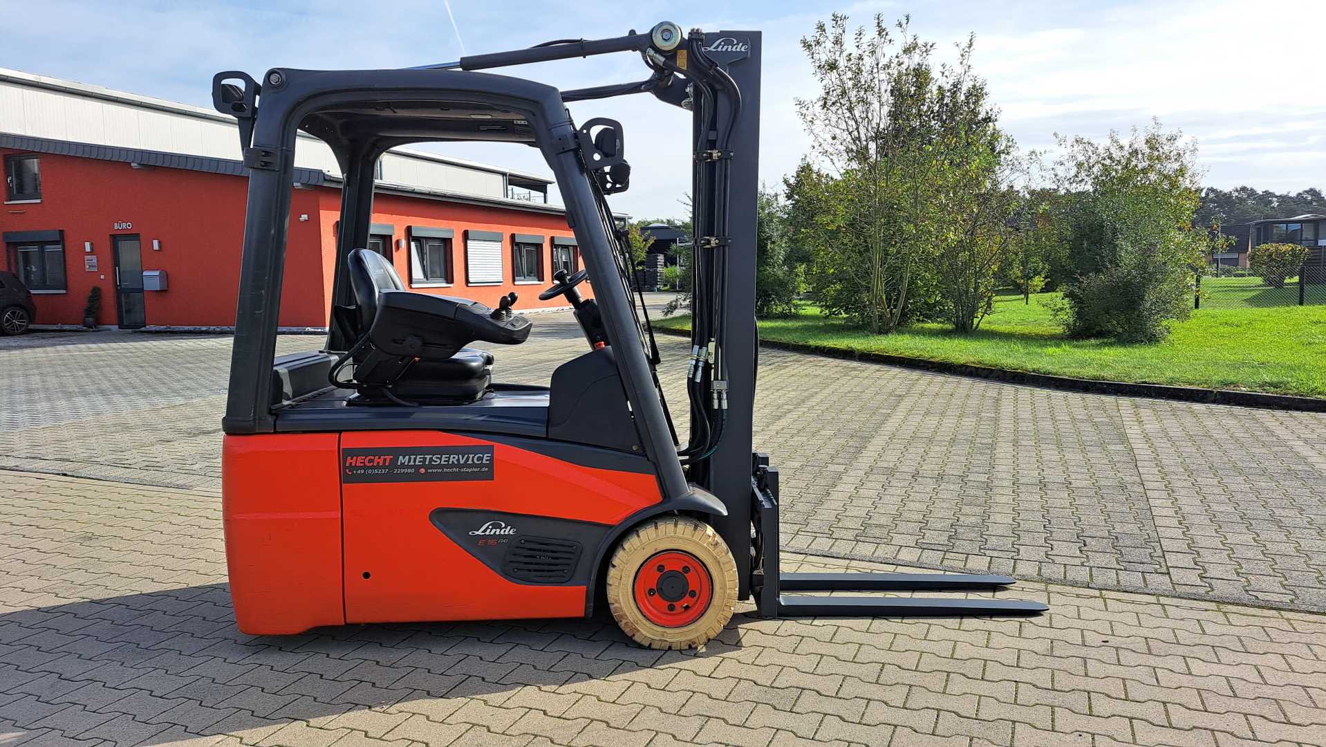 Used Forklift Linde E16- Batterie 2020! 3 riteņu dakšu iekrāvējs (Image 6) Used Forklift Linde E16- Batterie 2020! 3 riteņu dakšu iekrāvējs (Image 6)