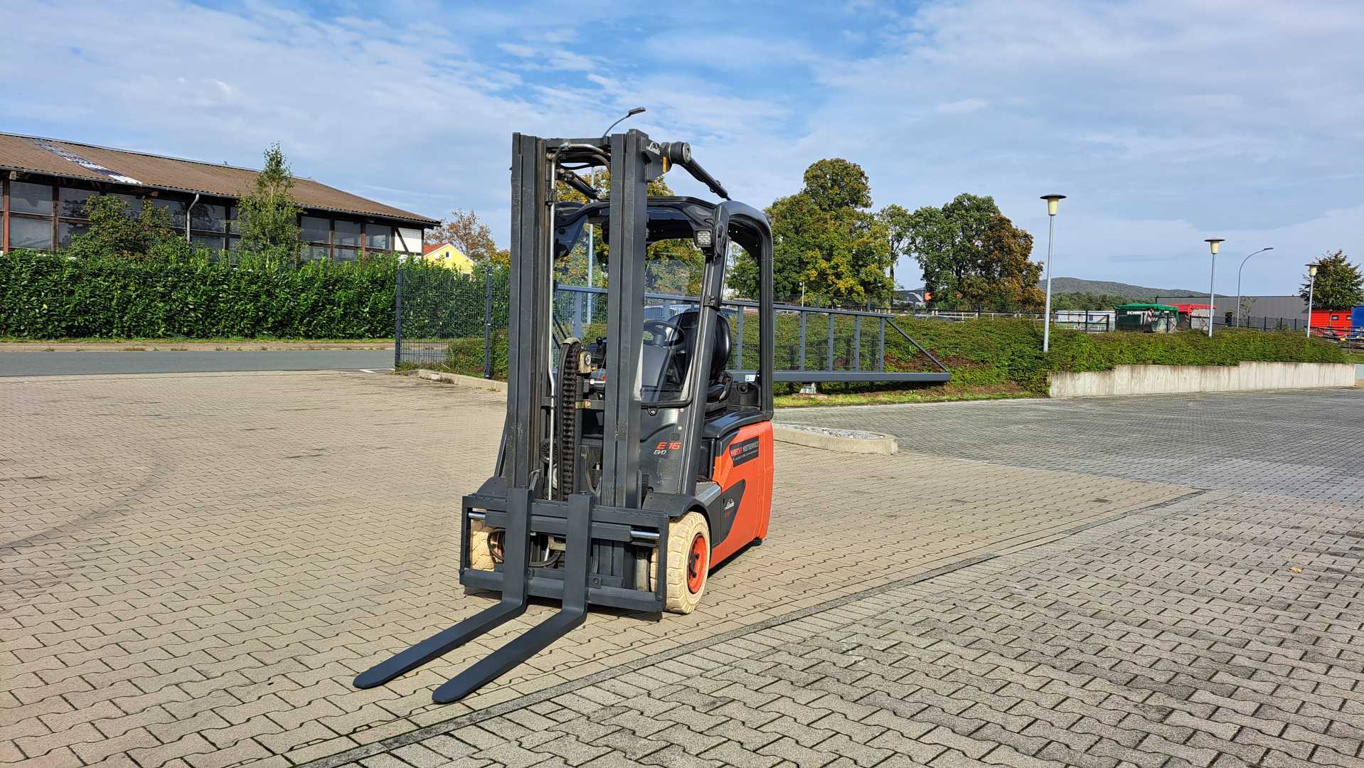 Used Forklift Linde E16- Batterie 2020! 3 riteņu dakšu iekrāvējs (Image 9) Used Forklift Linde E16- Batterie 2020! 3 riteņu dakšu iekrāvējs (Image 9)