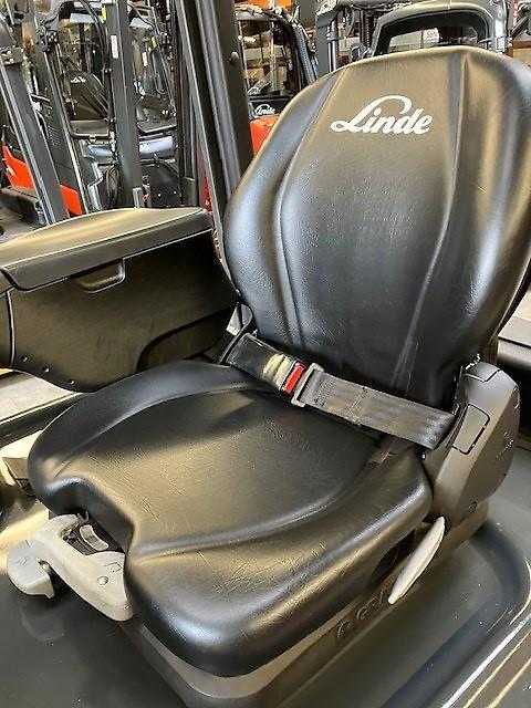 Used Forklift Linde E16H 3 riteņu dakšu iekrāvējs (Image 10) Used Forklift Linde E16H 3 riteņu dakšu iekrāvējs (Image 10)