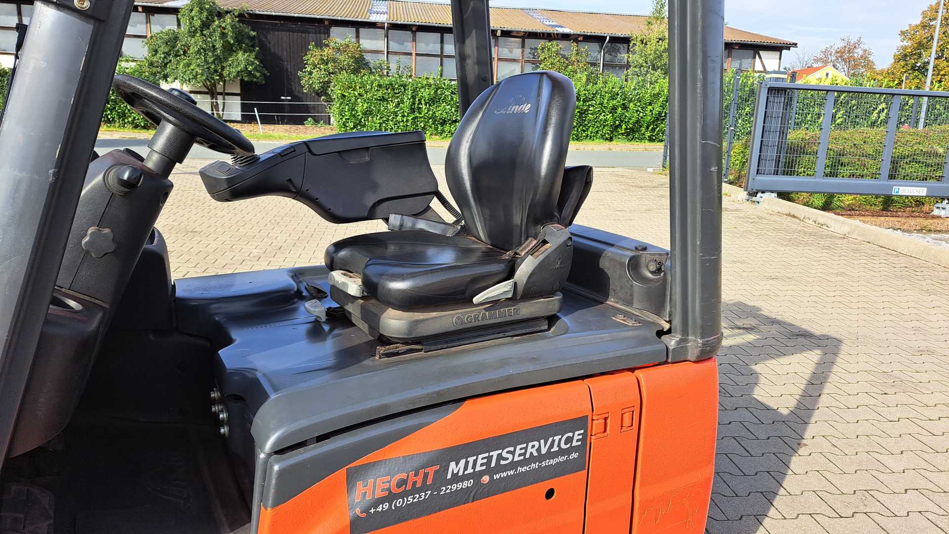 Used Forklift Linde E16- Batterie 2020! 3 riteņu dakšu iekrāvējs (Image 12) Used Forklift Linde E16- Batterie 2020! 3 riteņu dakšu iekrāvējs (Image 12)