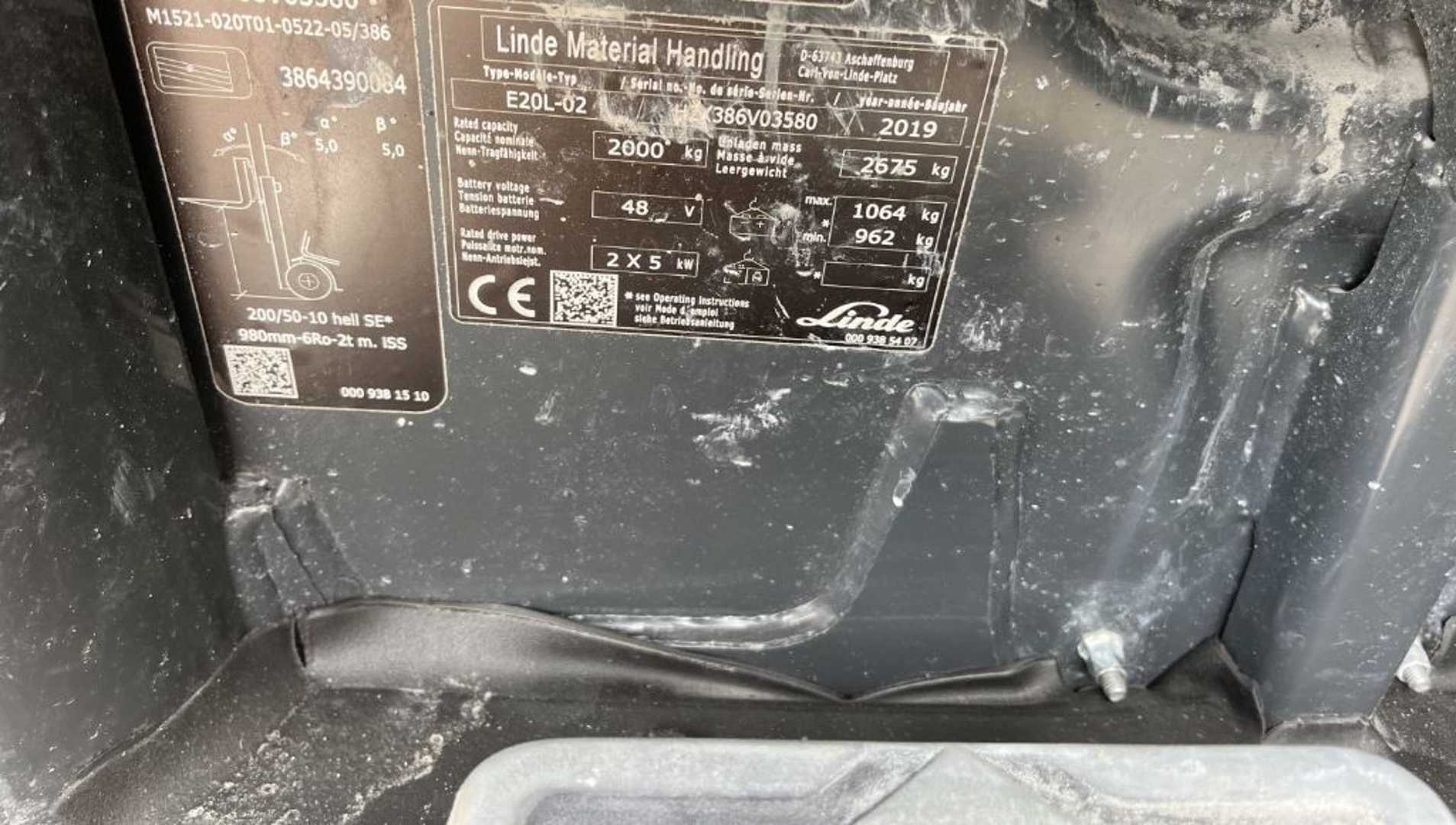 Used Forklift Linde E20L-02 3 riteņu dakšu iekrāvējs (Image 4) Used Forklift Linde E20L-02 3 riteņu dakšu iekrāvējs (Image 4)