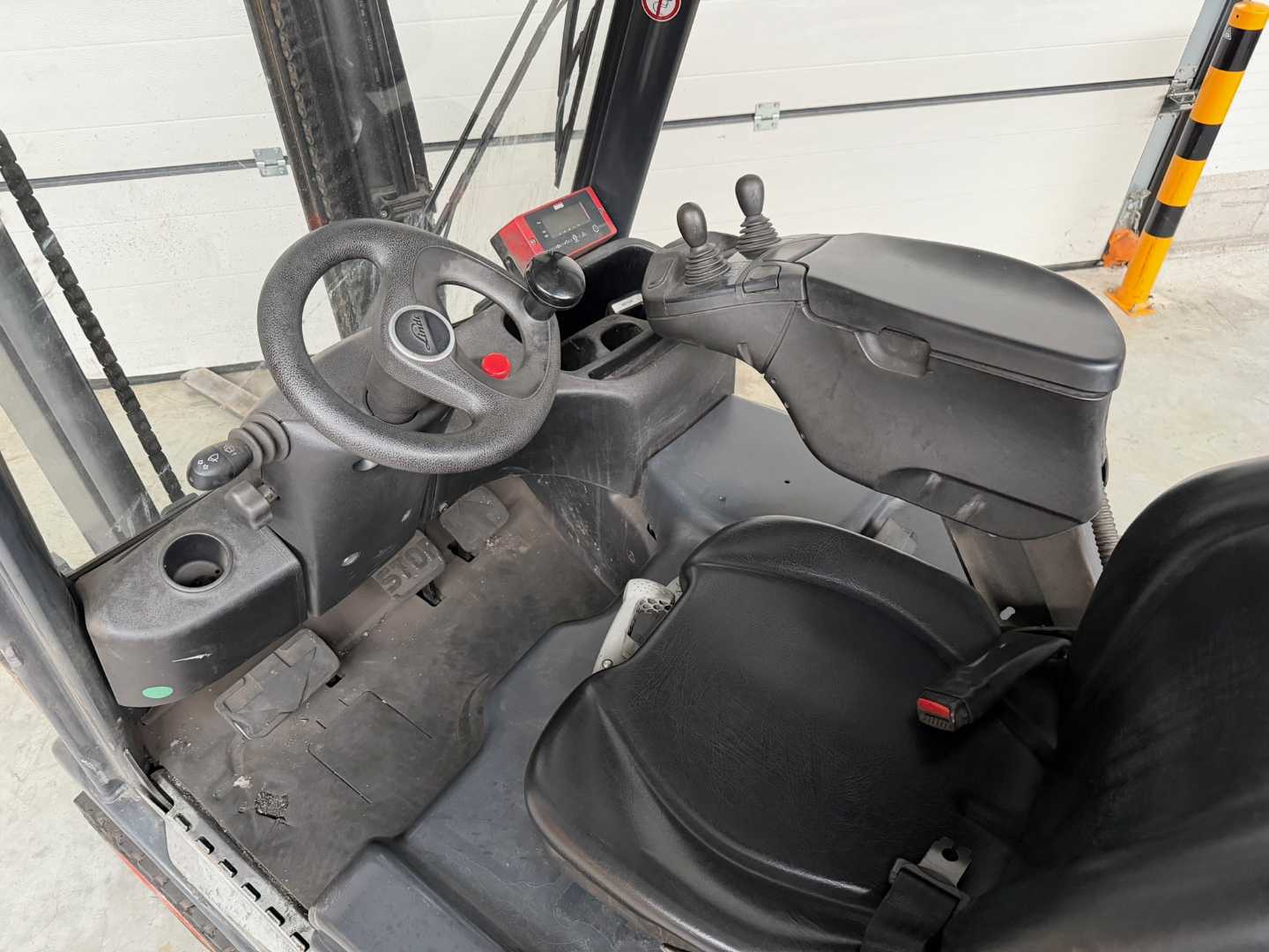 Used Forklift Linde E15 -02 3 riteņu dakšu iekrāvējs (Image 3) Used Forklift Linde E15 -02 3 riteņu dakšu iekrāvējs (Image 3)