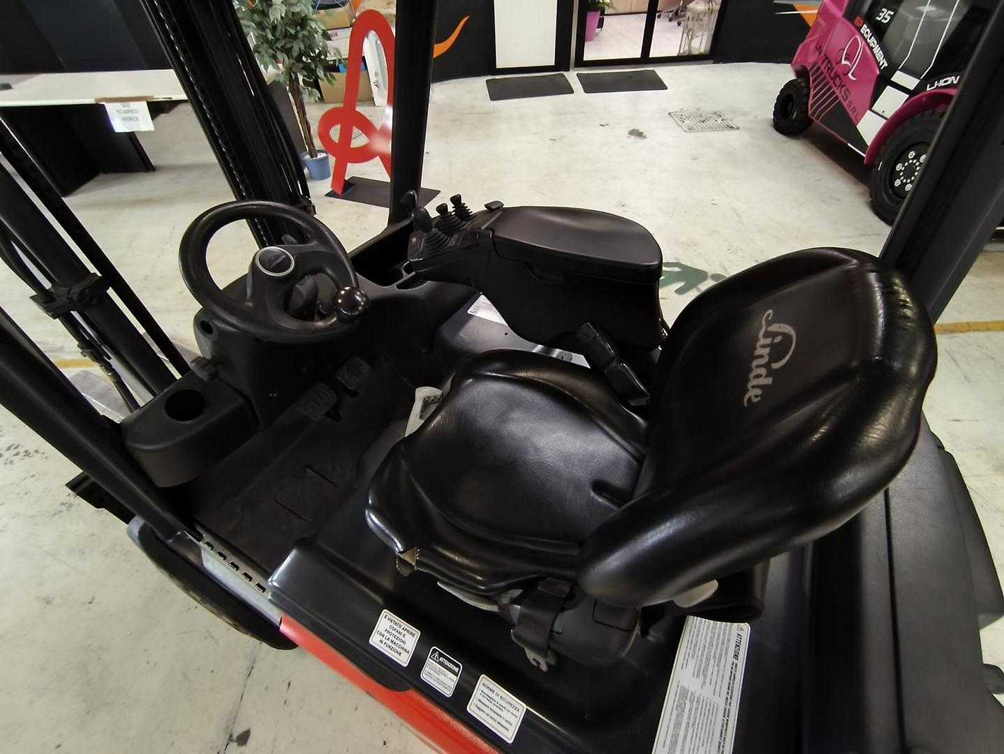 Used Forklift Linde E20L-02 3 riteņu dakšu iekrāvējs (Image 5)