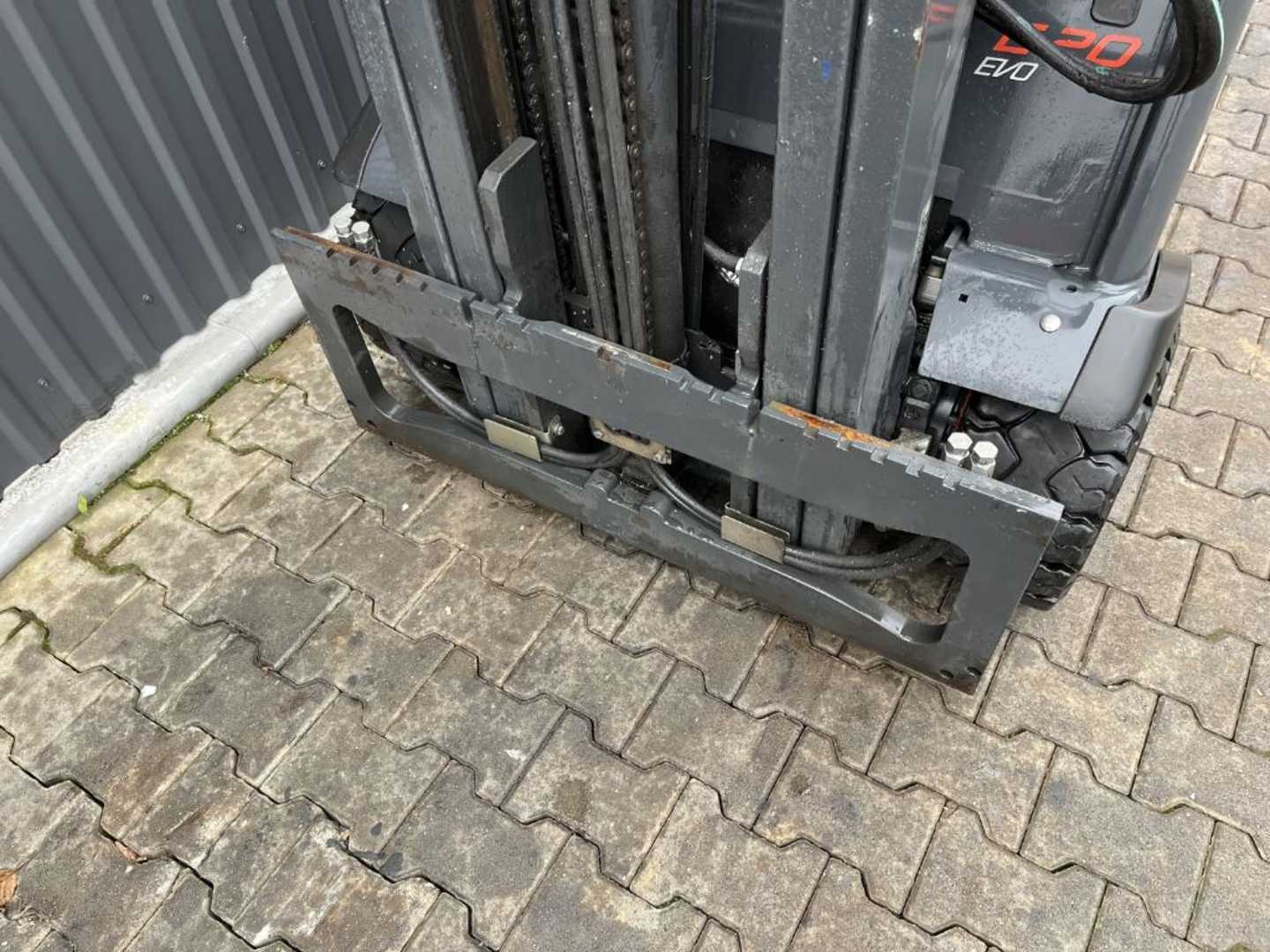 Used Forklift Linde E20L-02 3 riteņu dakšu iekrāvējs (Image 10)