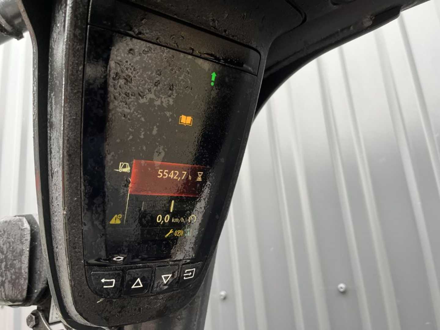 Used Forklift Linde E20L-02 3 riteņu dakšu iekrāvējs (Image 6) Used Forklift Linde E20L-02 3 riteņu dakšu iekrāvējs (Image 6)