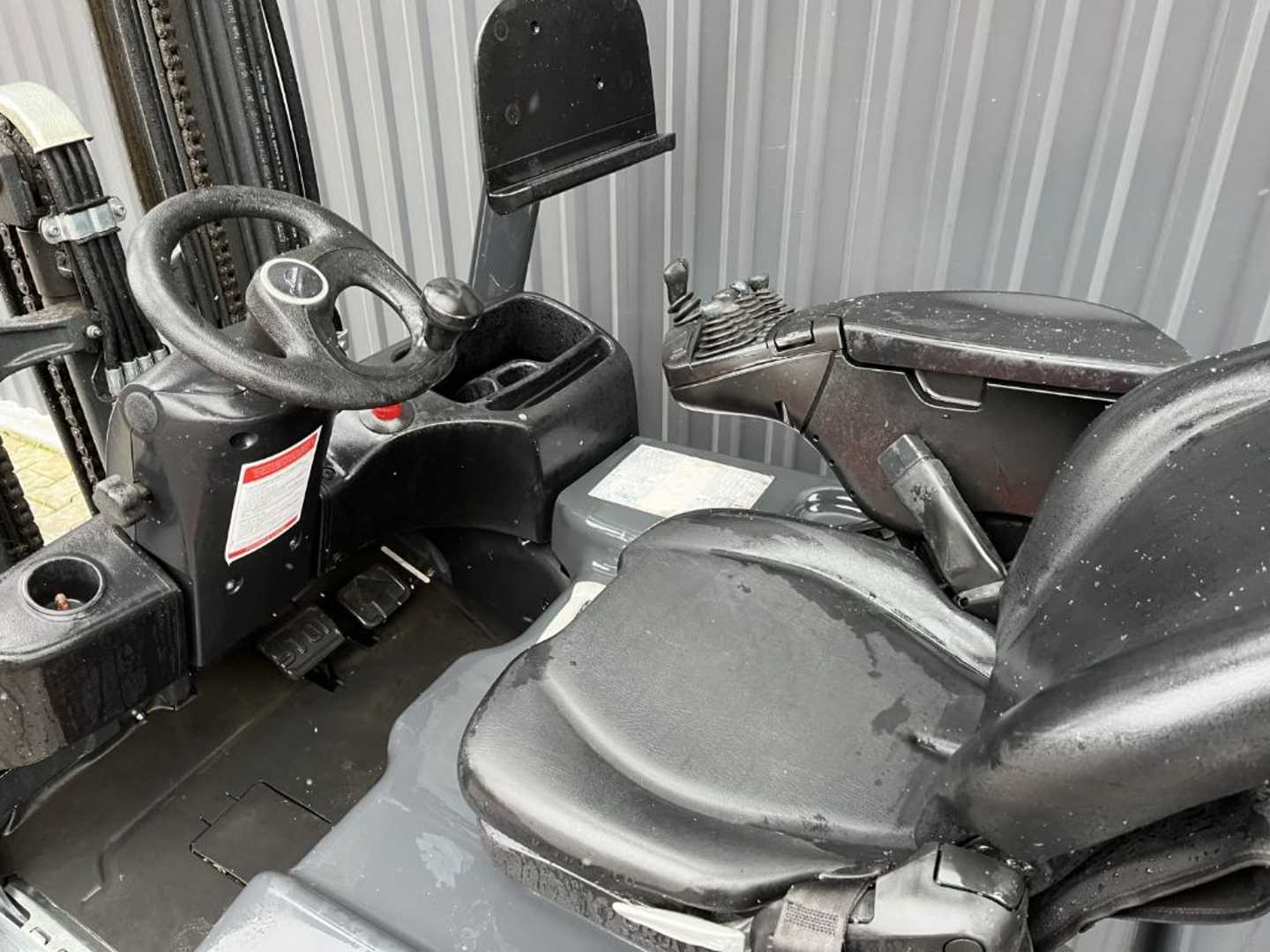 Used Forklift Linde E20L-02 3 riteņu dakšu iekrāvējs (Image 9) Used Forklift Linde E20L-02 3 riteņu dakšu iekrāvējs (Image 9)