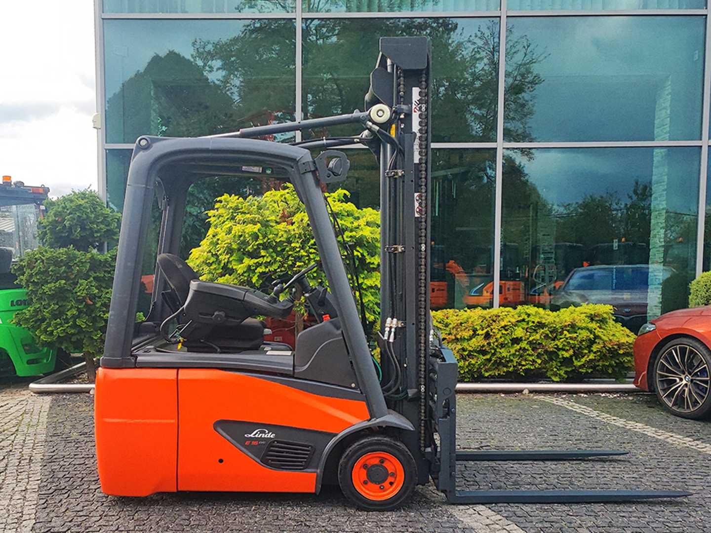 Used Forklift Linde E16C-02 3 riteņu dakšu iekrāvējs (Image 4) Used Forklift Linde E16C-02 3 riteņu dakšu iekrāvējs (Image 4)