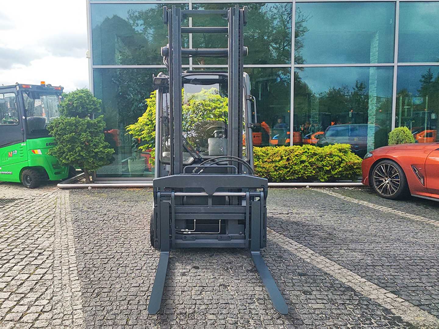 Used Forklift Linde E16C-02 3 riteņu dakšu iekrāvējs (Image 5) Used Forklift Linde E16C-02 3 riteņu dakšu iekrāvējs (Image 5)