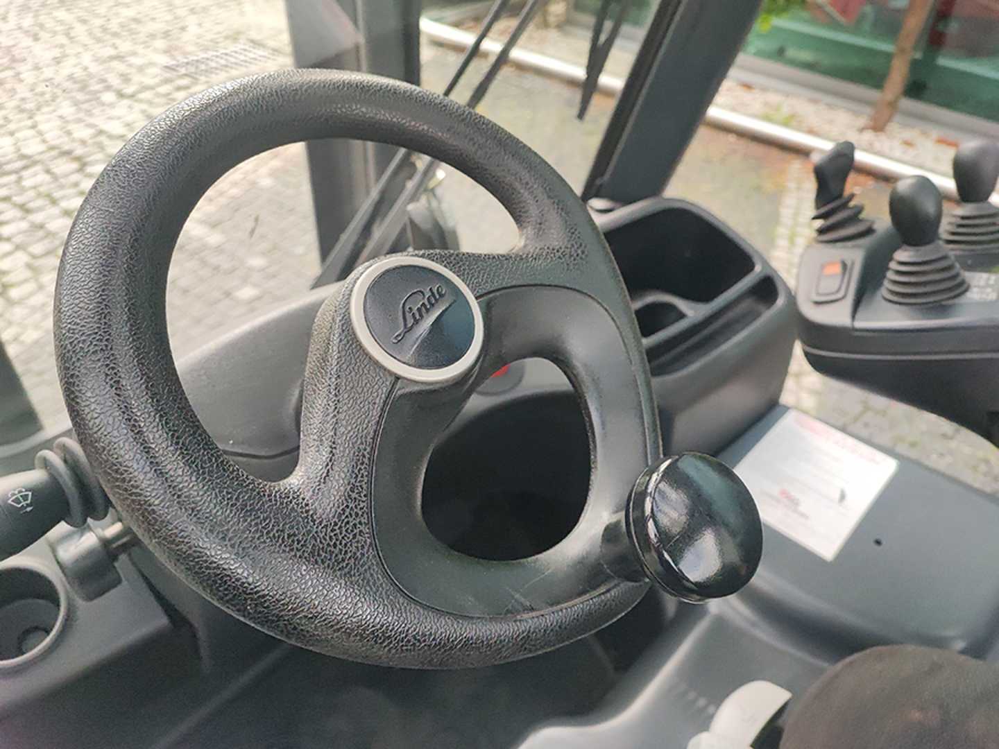 Used Forklift Linde E16C-02 3 riteņu dakšu iekrāvējs (Image 8) Used Forklift Linde E16C-02 3 riteņu dakšu iekrāvējs (Image 8)