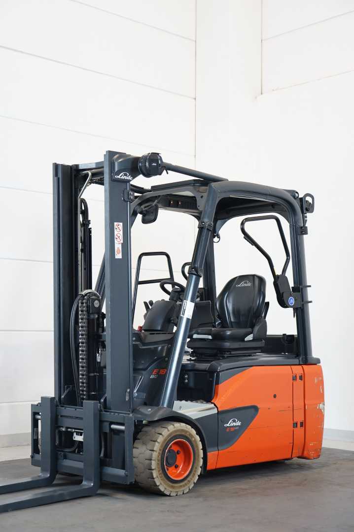 Used Forklift Linde E 18 L EVO 386-02 3 riteņu dakšu iekrāvējs (Image 1) Used Forklift Linde E 18 L EVO 386-02 3 riteņu dakšu iekrāvējs (Image 1)