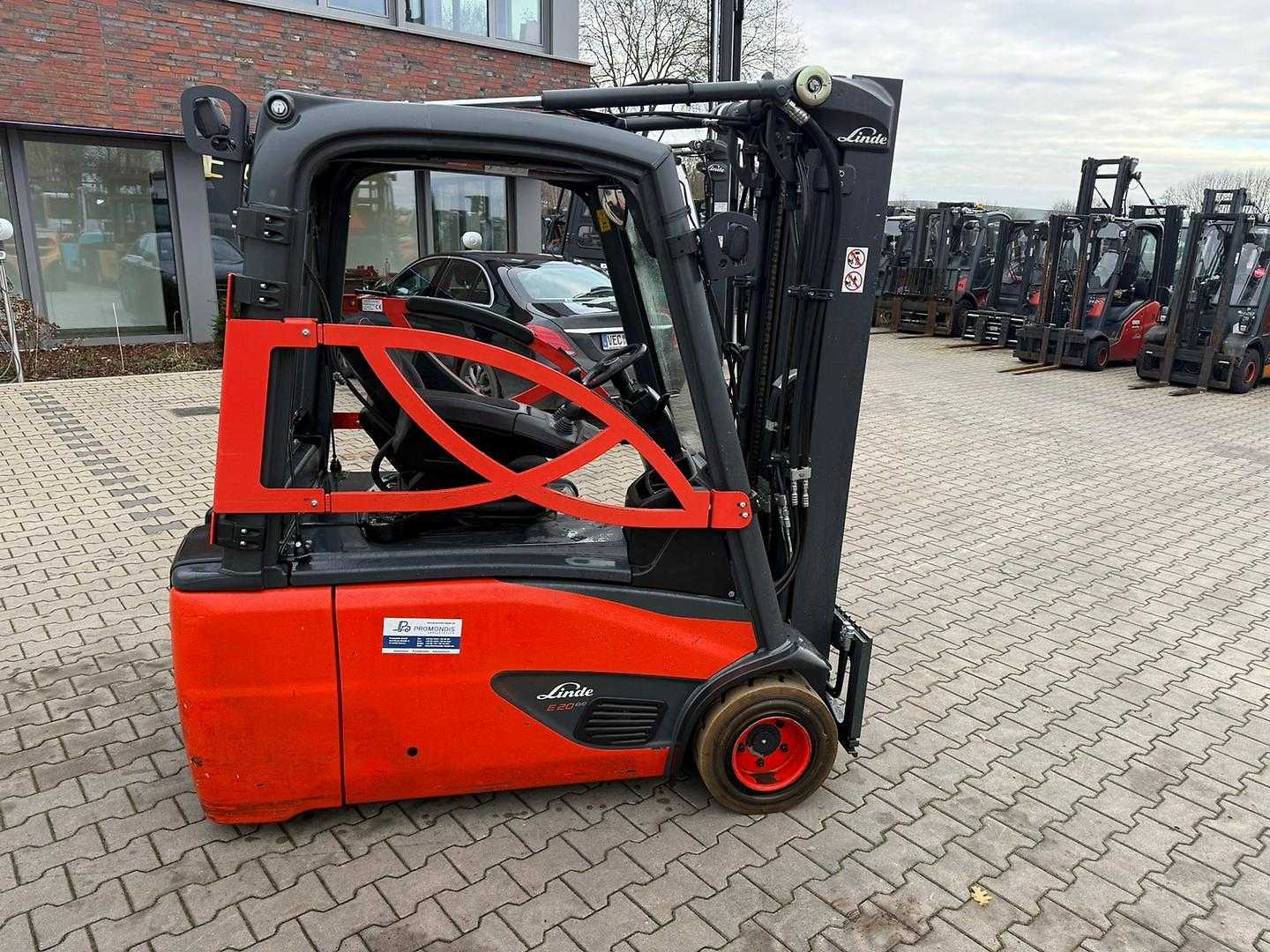 Used Forklift Linde E 20 L 3 riteņu dakšu iekrāvējs (Image 4) Used Forklift Linde E 20 L 3 riteņu dakšu iekrāvējs (Image 4)