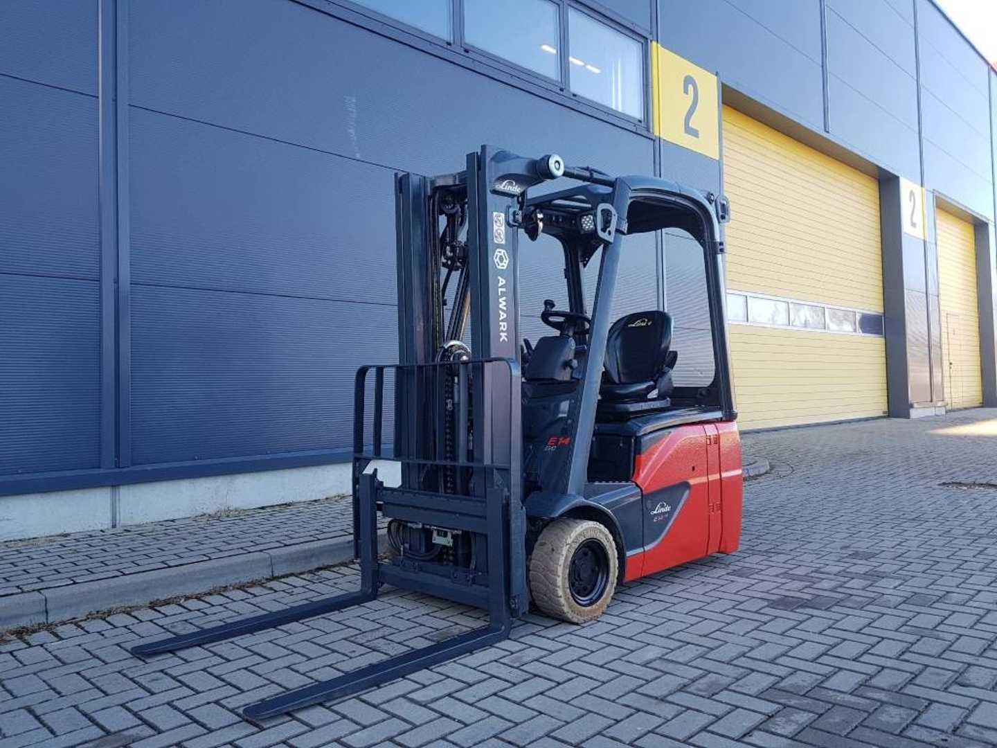 Used Forklift Linde E14 3 riteņu dakšu iekrāvējs (Image 5)