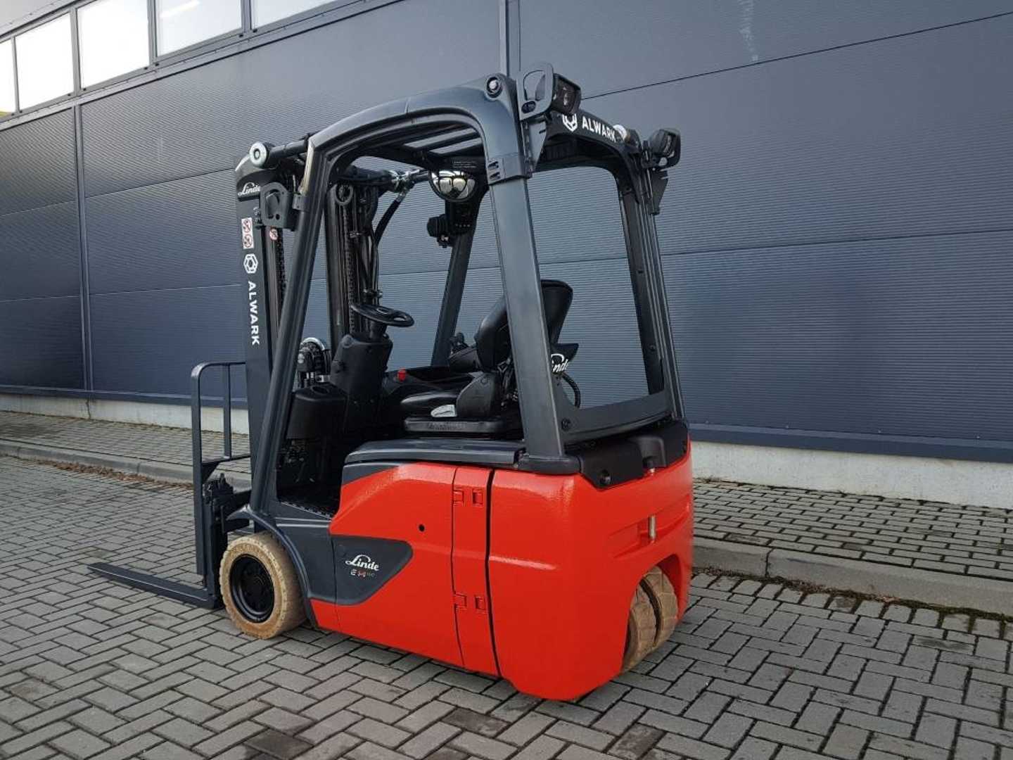 Used Forklift Linde E14 3 riteņu dakšu iekrāvējs (Image 7)